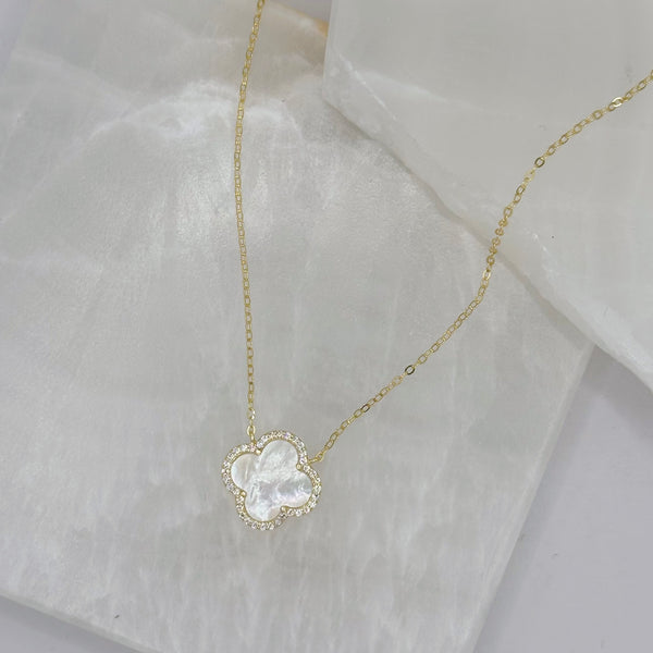 CRYSTAL CLOVER MOTHER OF PEARL necklace