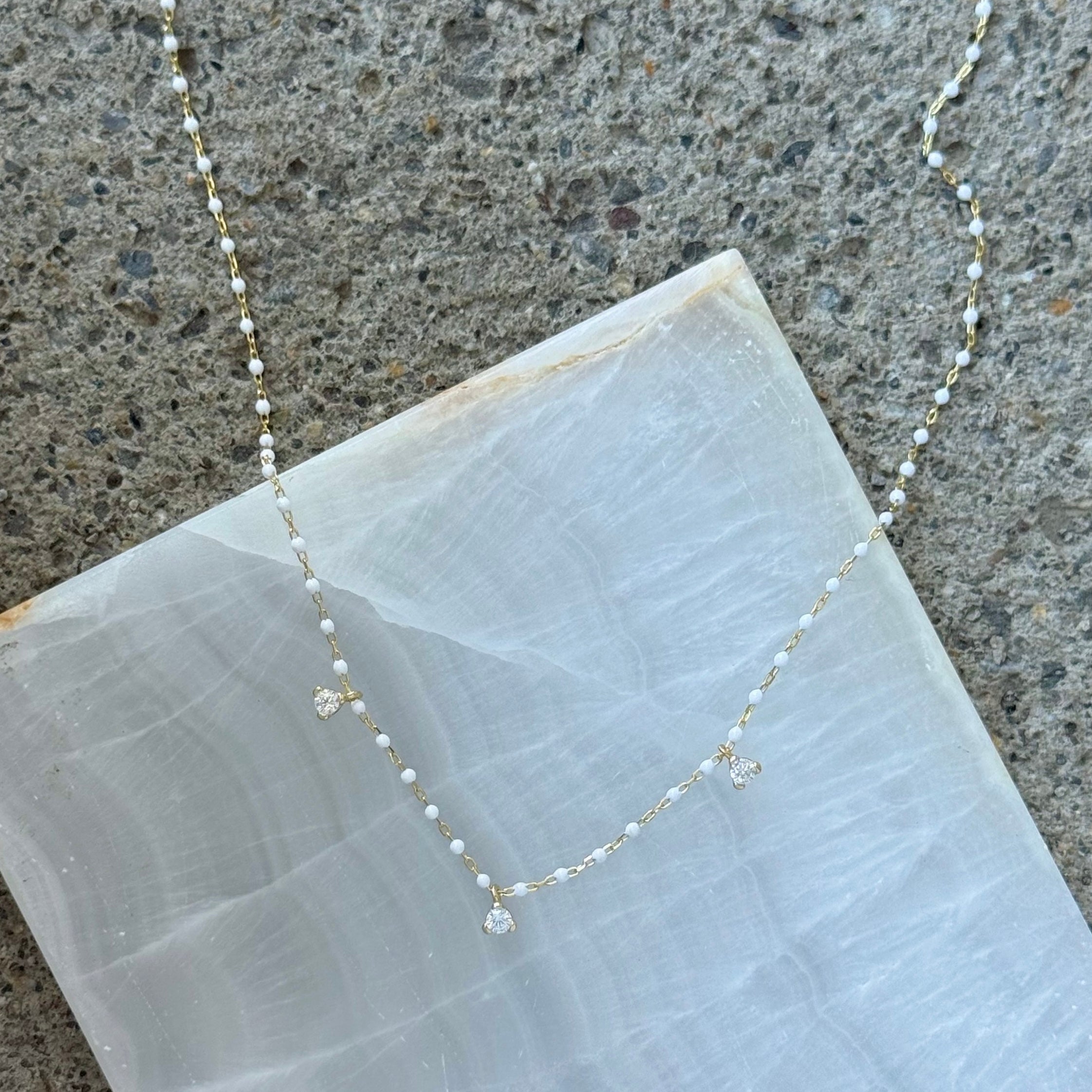 GOLD CRYSTAL WHITE BEADED necklace