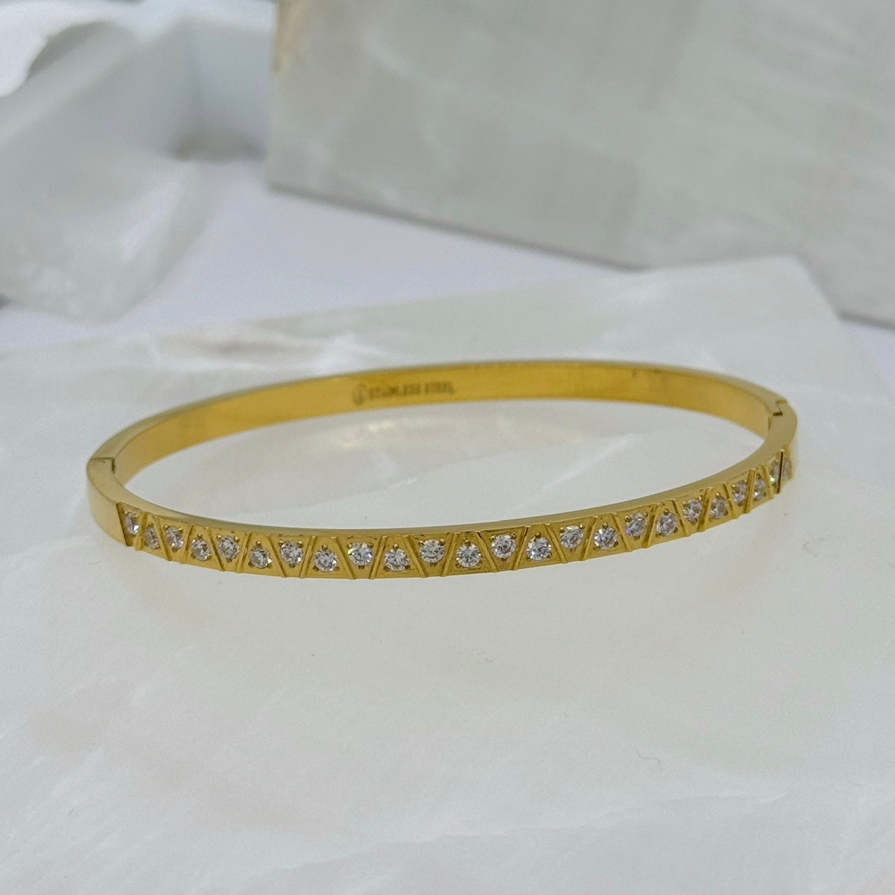 GOLD ZAYNAB CRYSTAL bangle