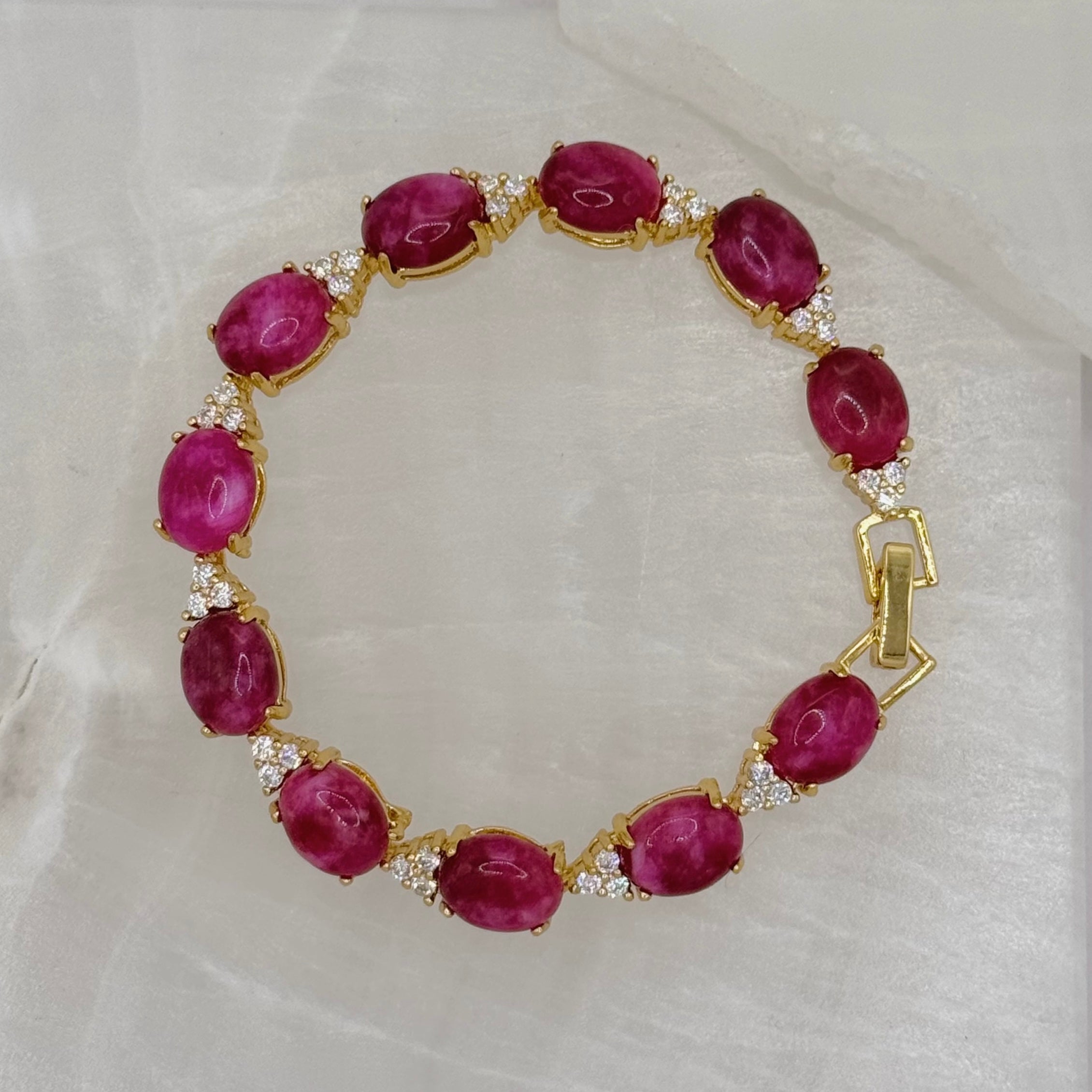 OVAL CRYSTAL FUCHSIA JADE bracelet