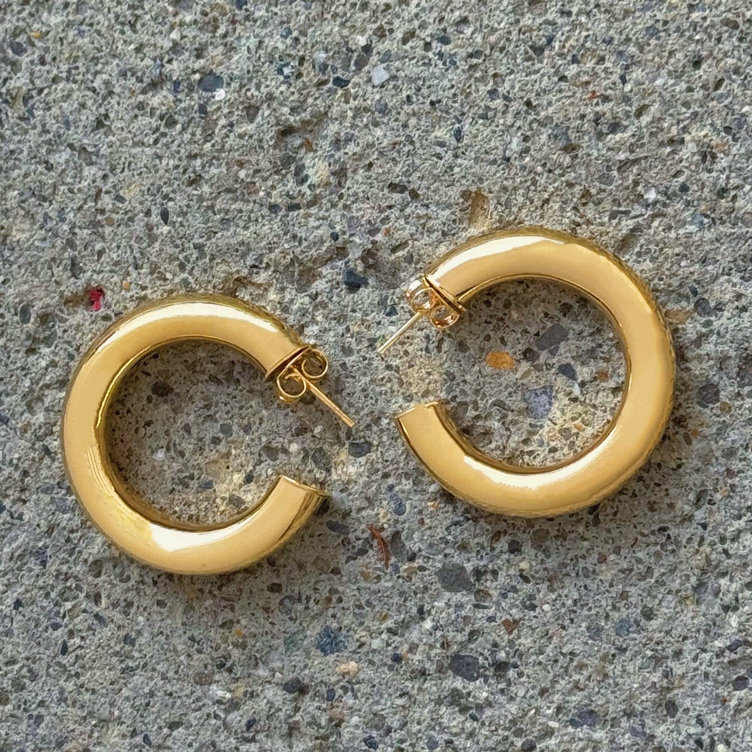 GOLD TUBE HOOP earrings