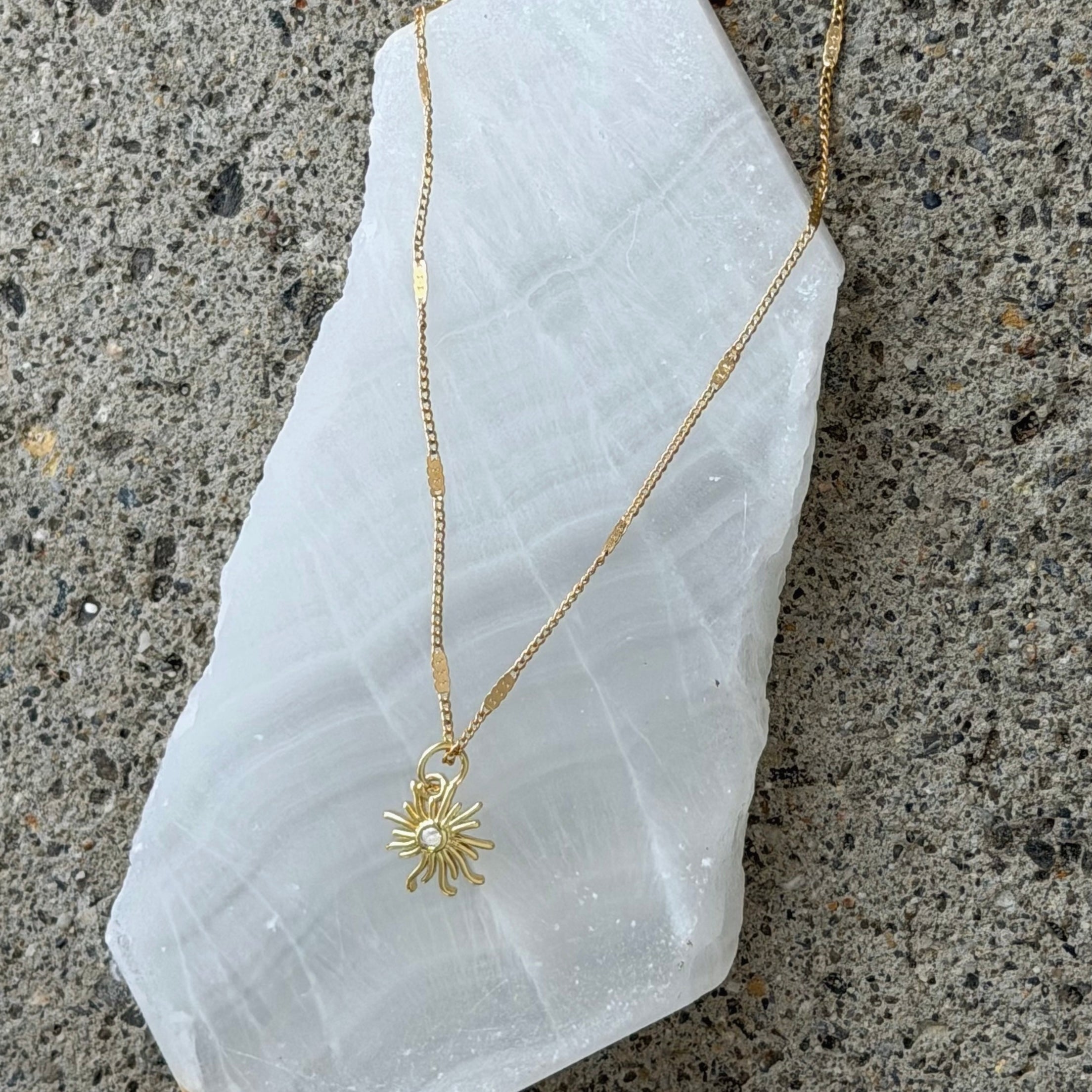 GOLDEN SUN CRYSTAL BEZEL SUPER MINI necklace