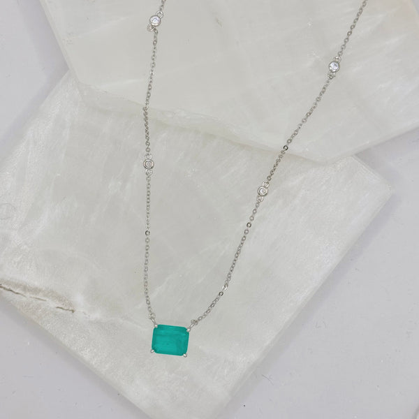EMERALD SOLITAIRE SILVER necklace