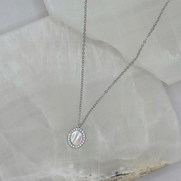 SILVER OVAL MOTHER OF PEARL SUPER MINI necklace