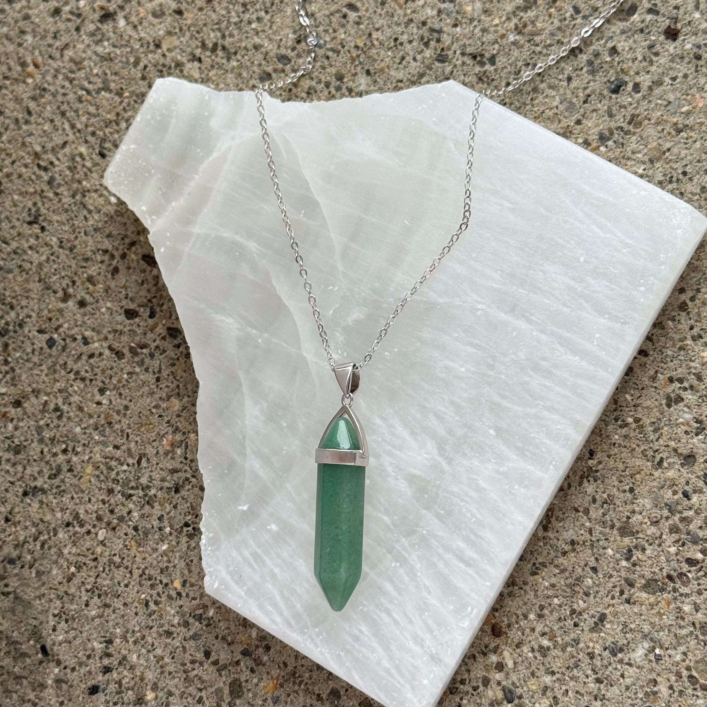 SILVER GREEN AVENTURINE AMULET necklace