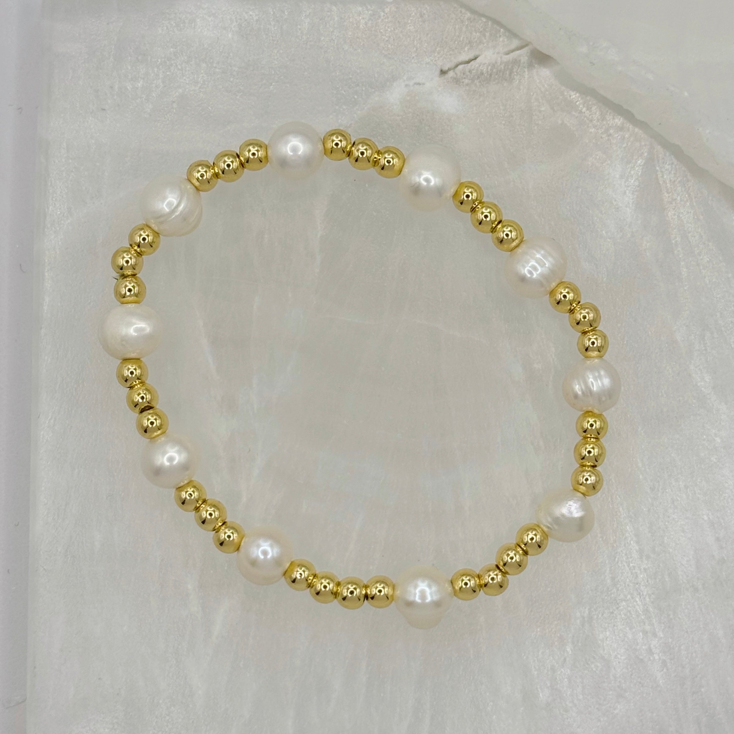 GOLD ROUND PEARL BEADED bracelet