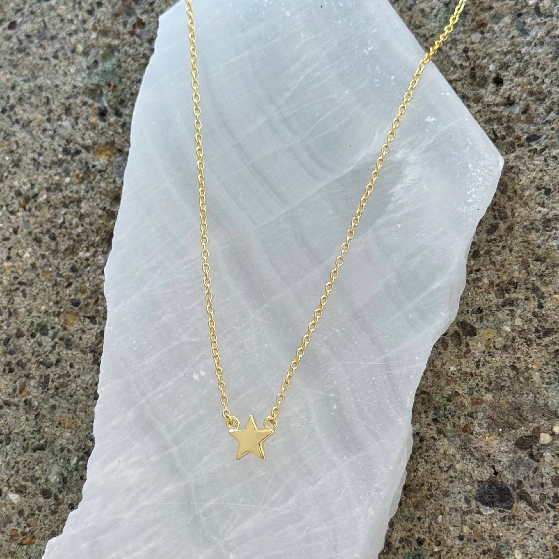 GOLD STAR SUPER MINI necklace