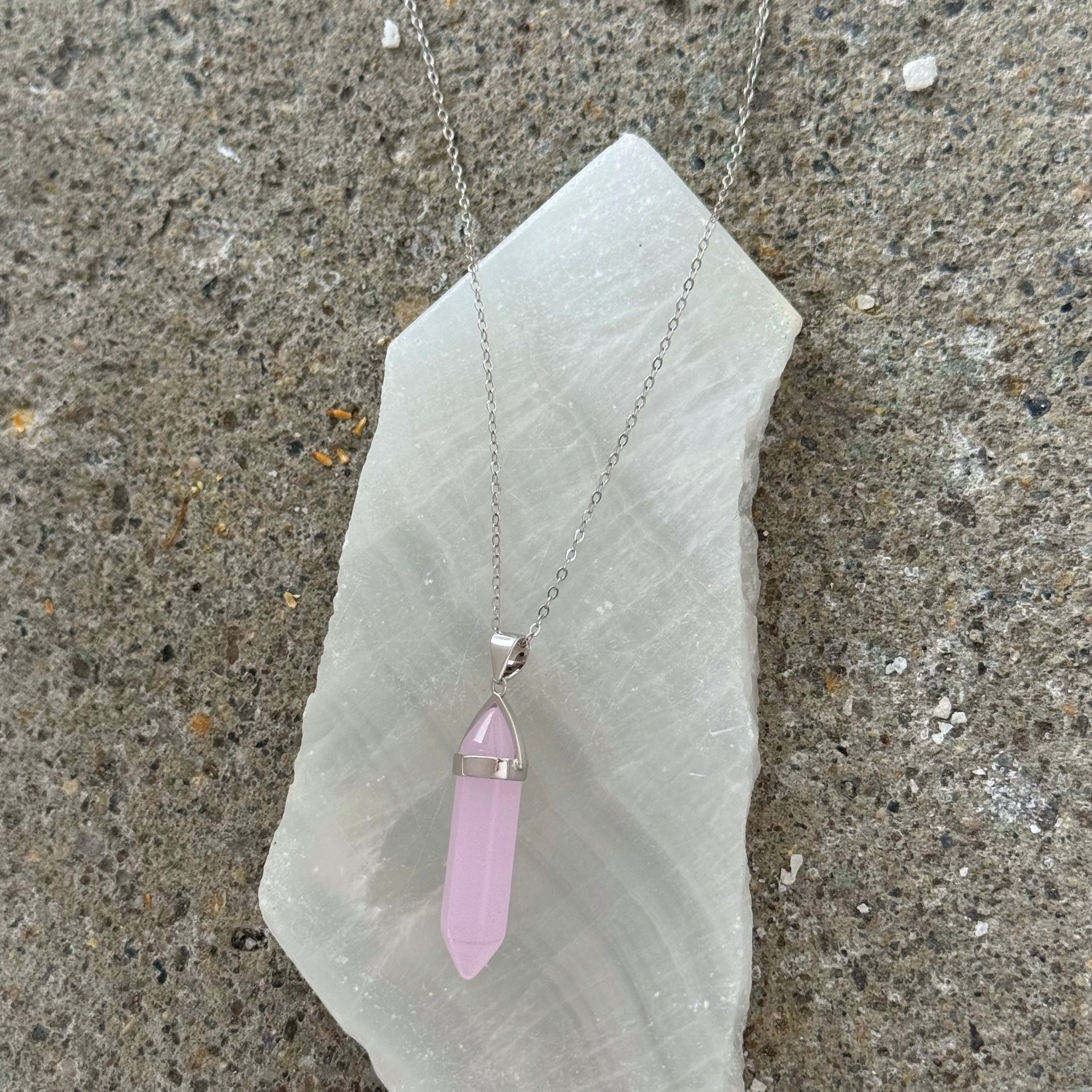 SILVER ROSE QUARTZ AMULET necklace