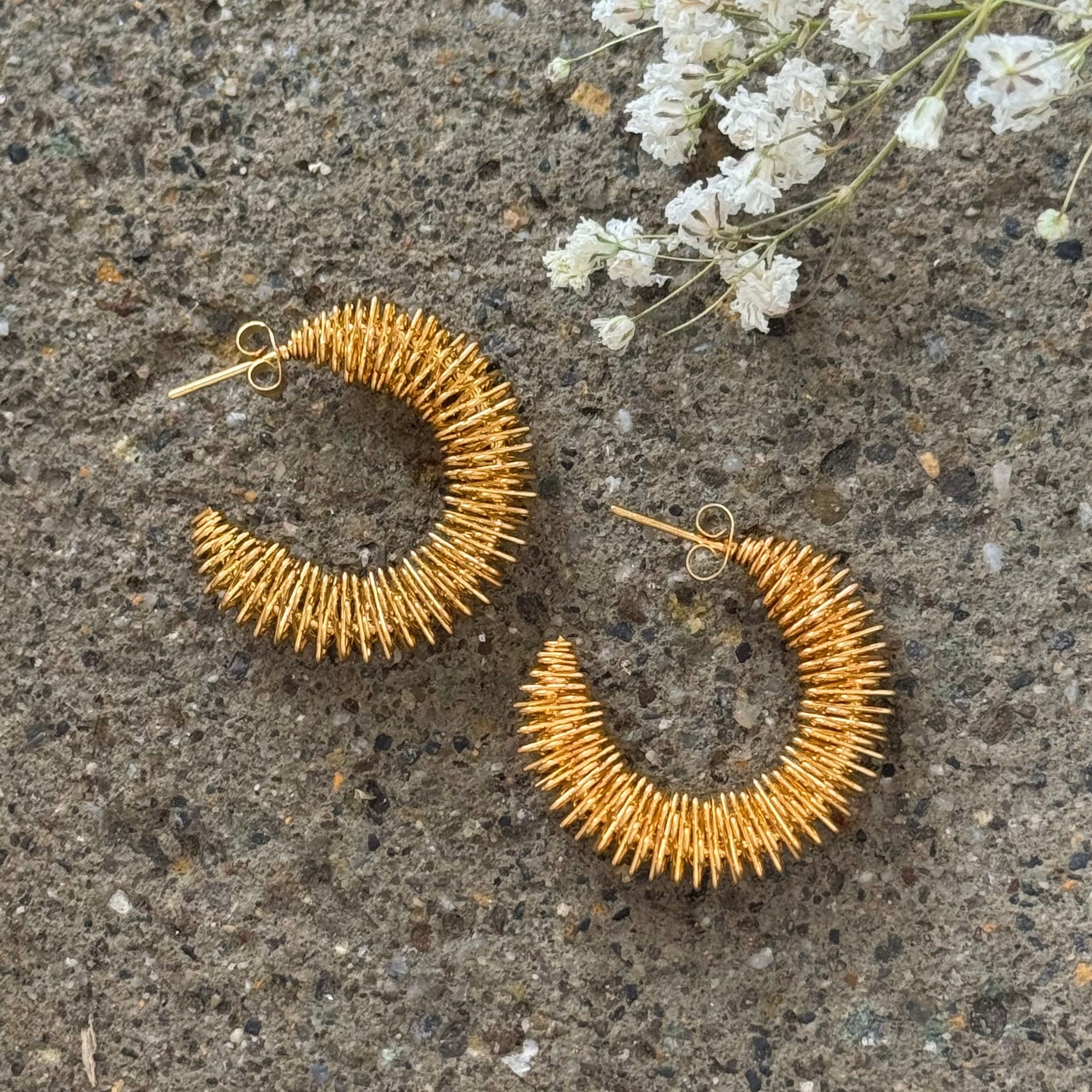 GOLD RITA SPIRAL HOOP earrings