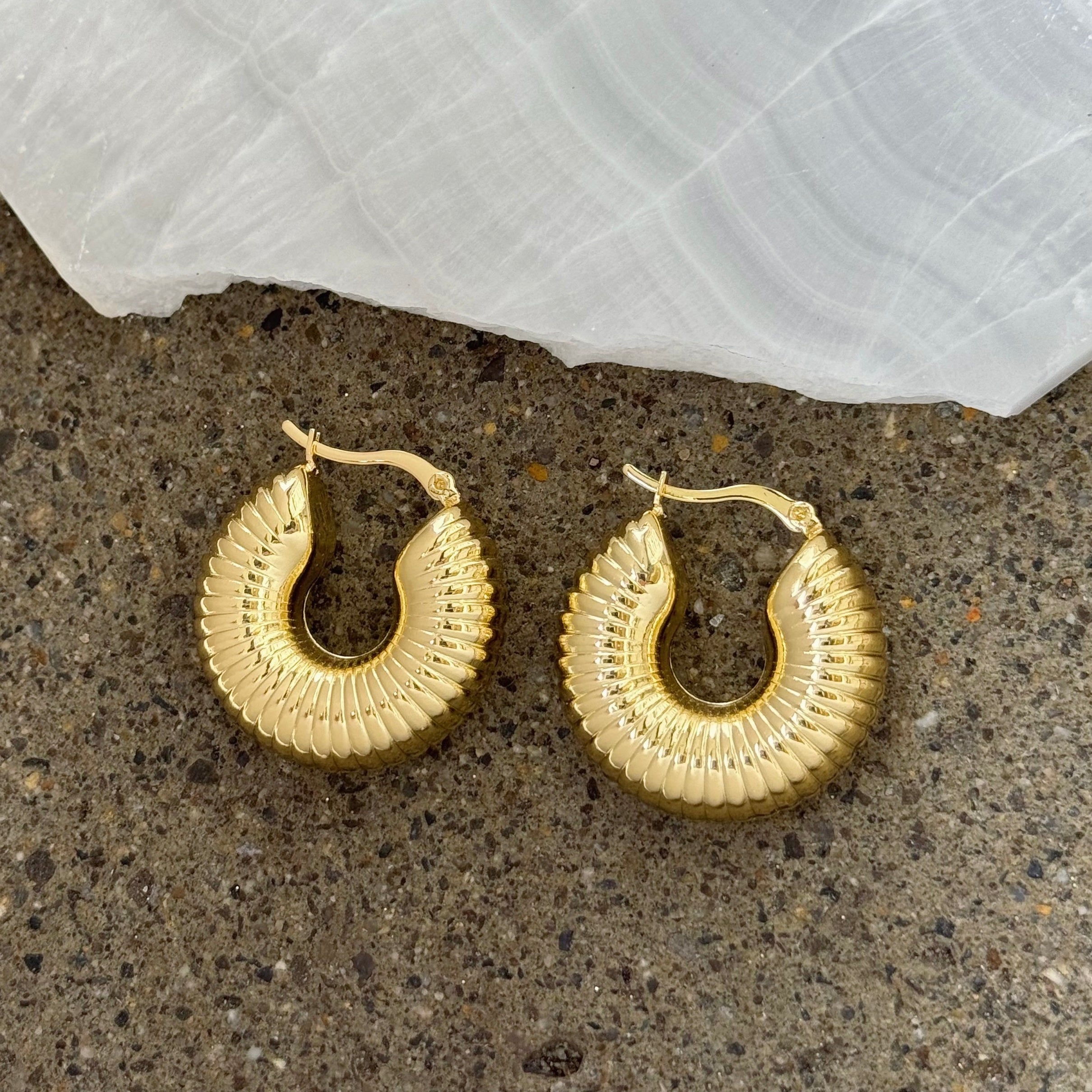 GOLD CHUNKY RIDGES HOOP earrings