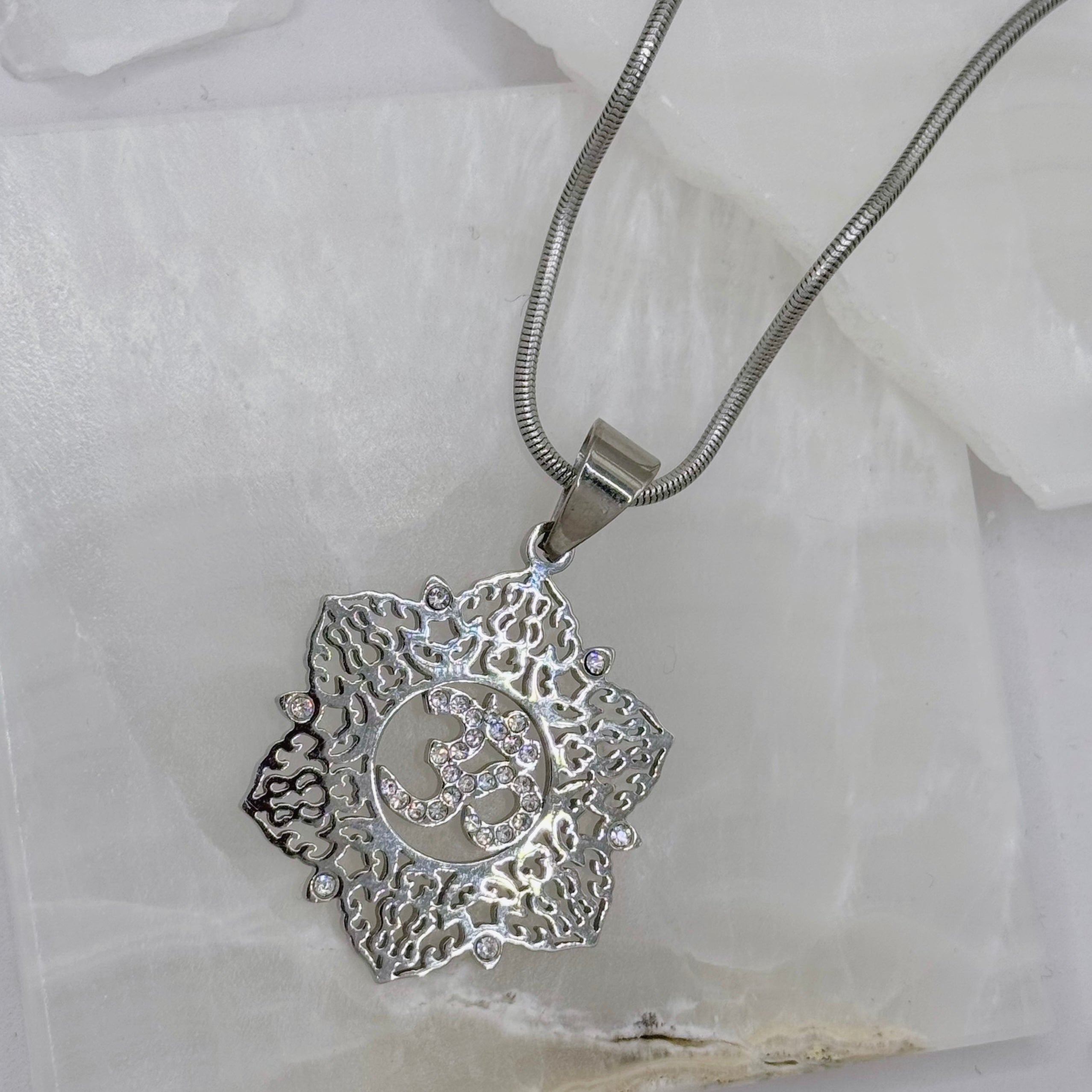 SILVER UNIFYING OHM necklace