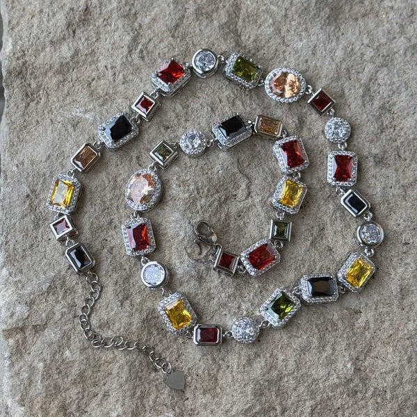 SILVER COLORED CRYSTAL GEM necklace