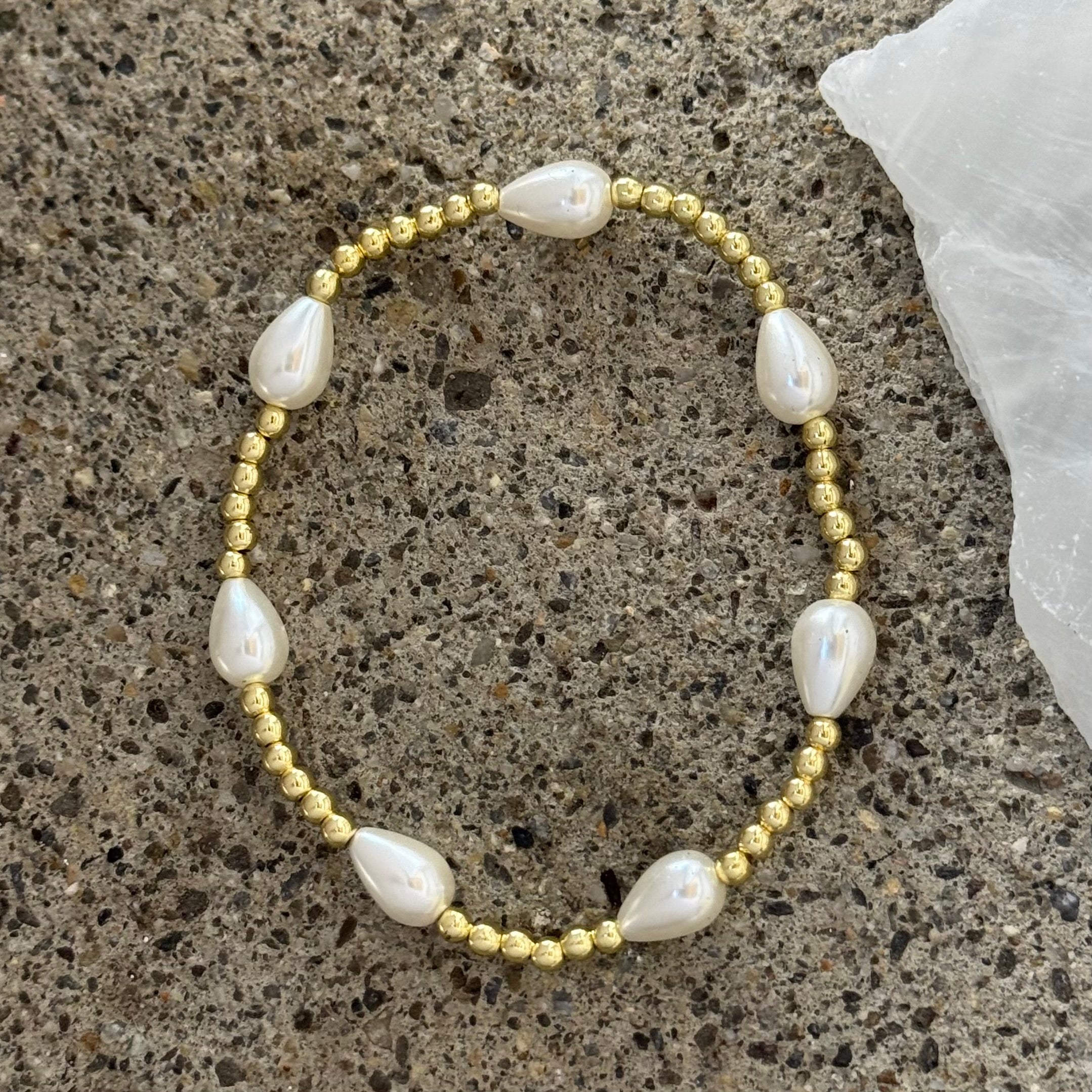 GOLD TEARDROP PEARL BEADED bracelet