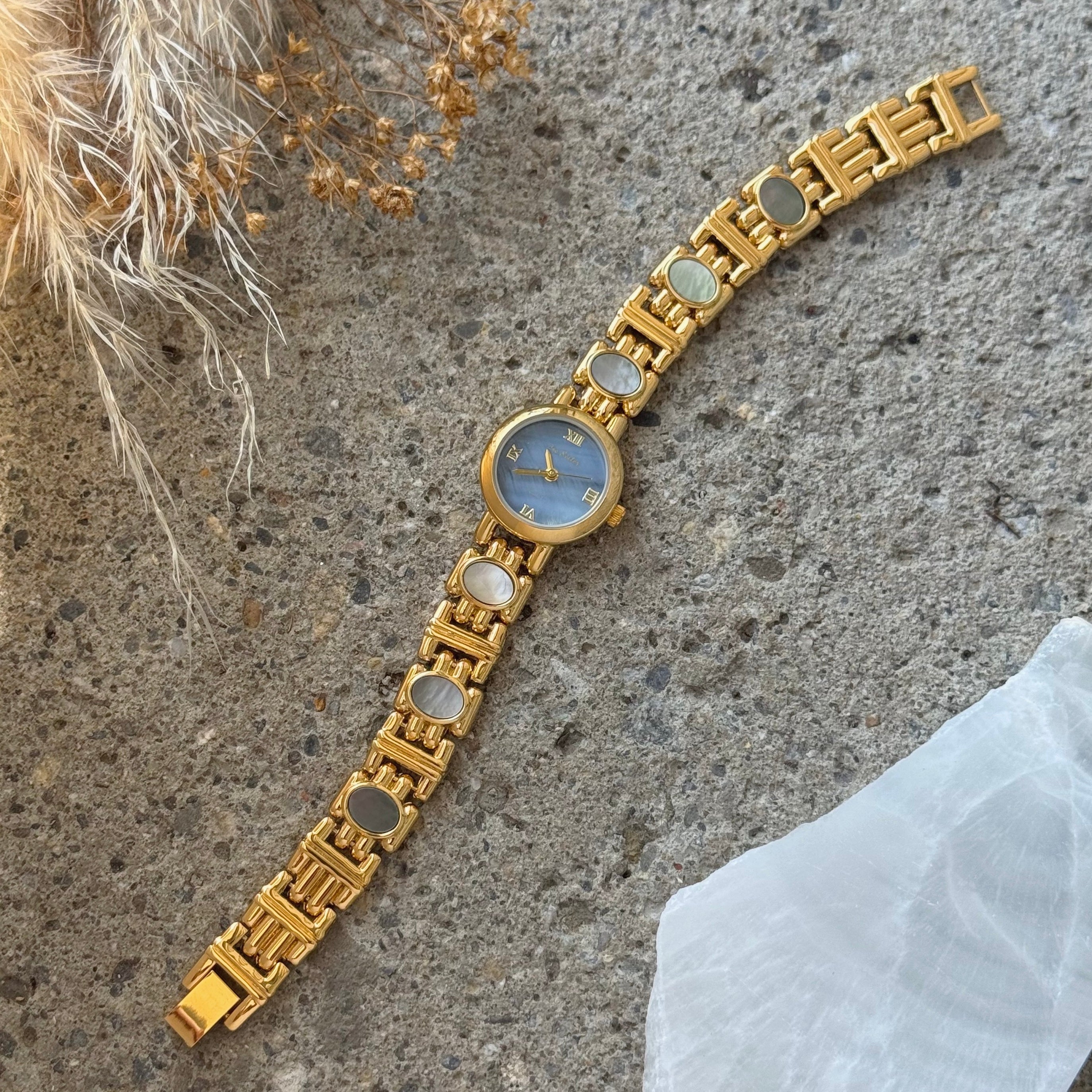 GOLD MOTHER OF PEARL VINTAGE watch