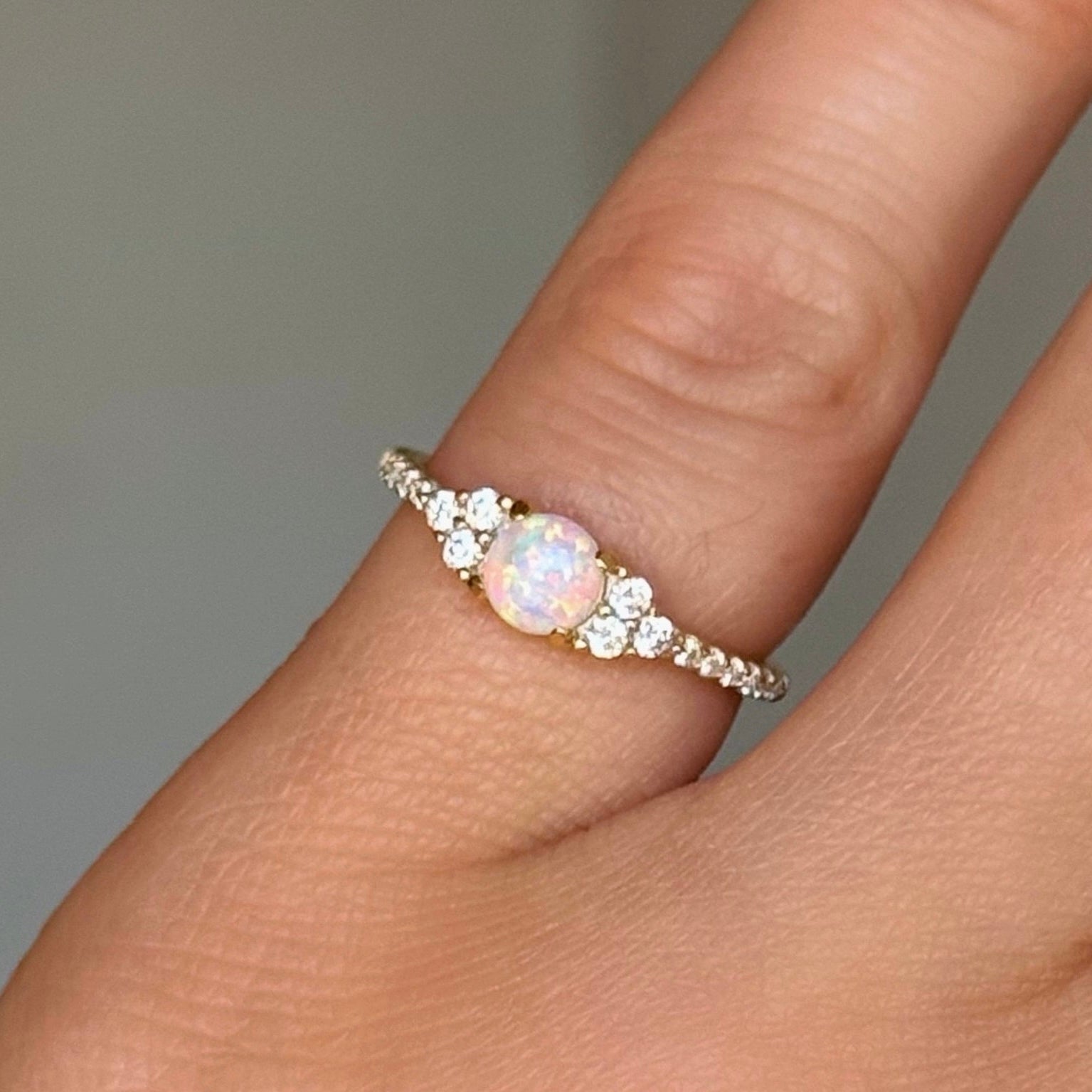 GOLD ROUND OPAL CRYSTAL ring