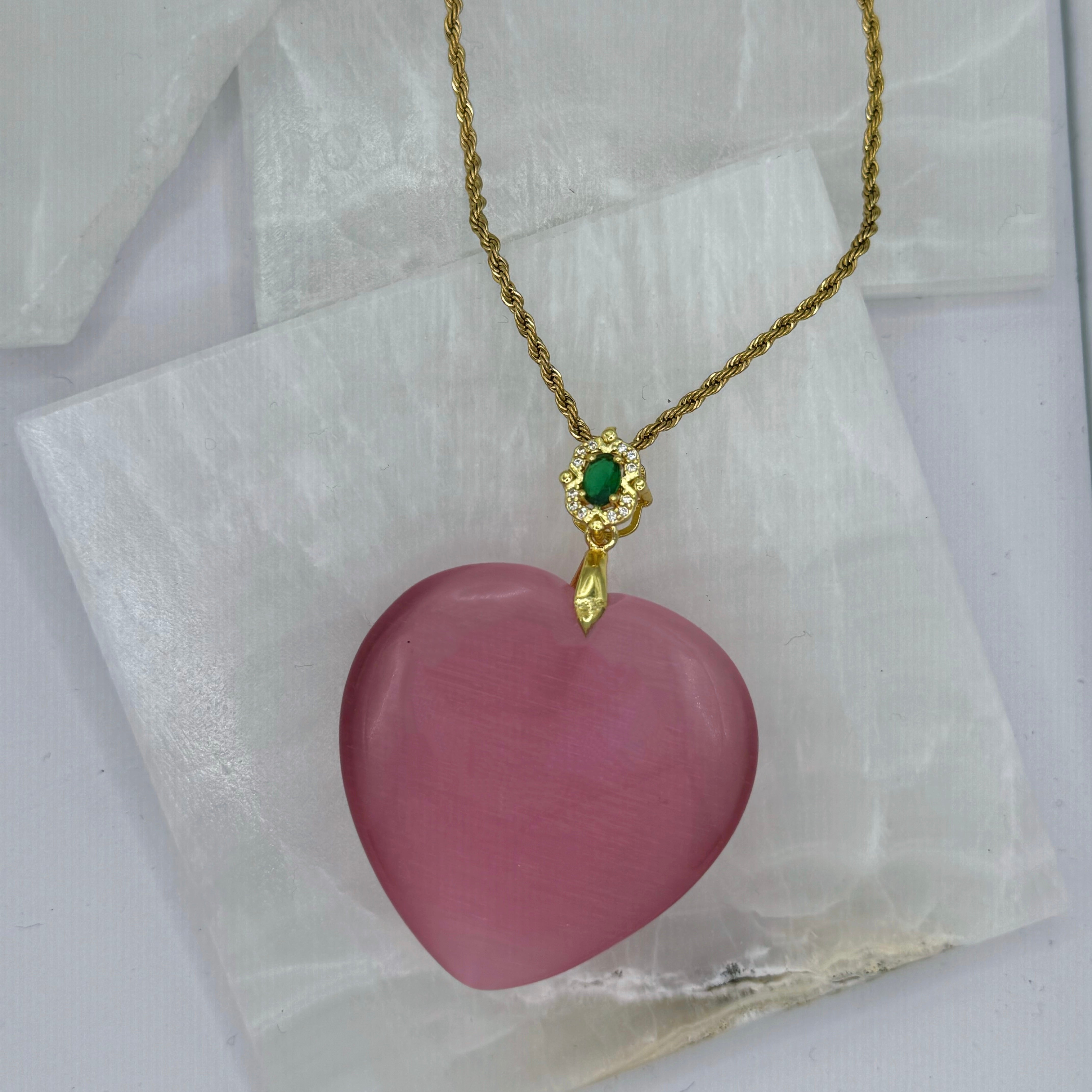 BELLA PINK CATS EYE HEART necklace