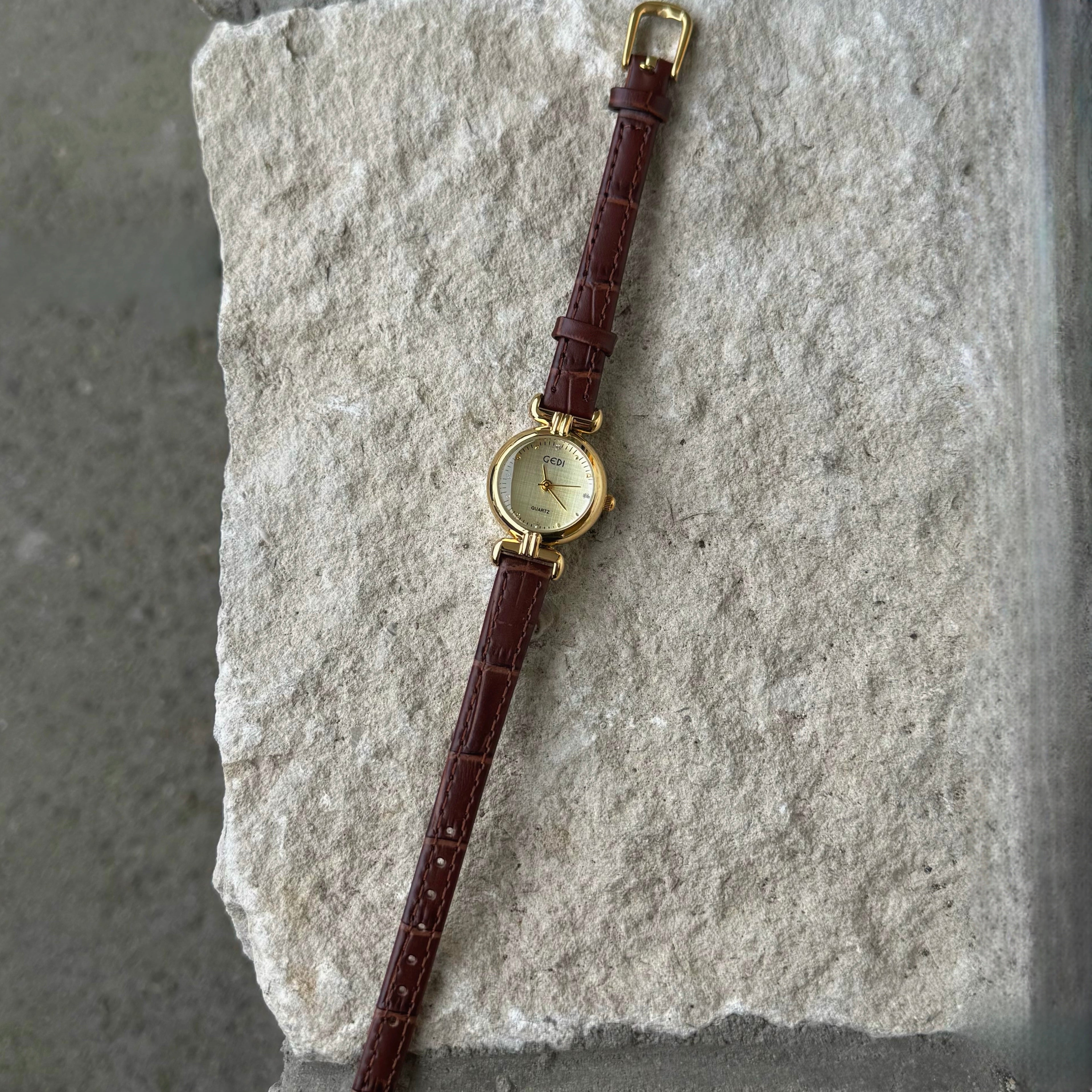 GOLD BROWN LEATHER VINTAGE watch