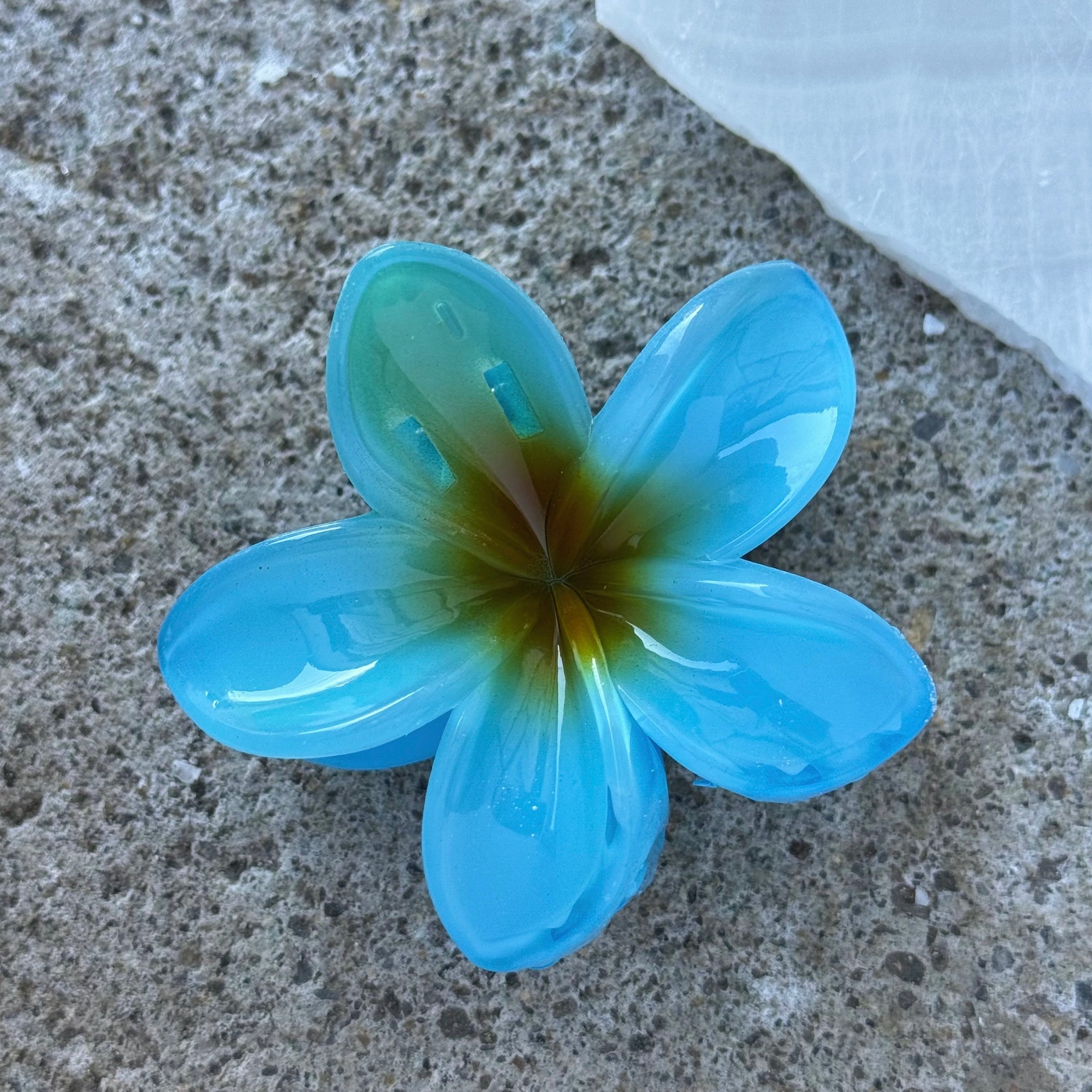 LIGHT BLUE YELLOW FLOWER hair clip
