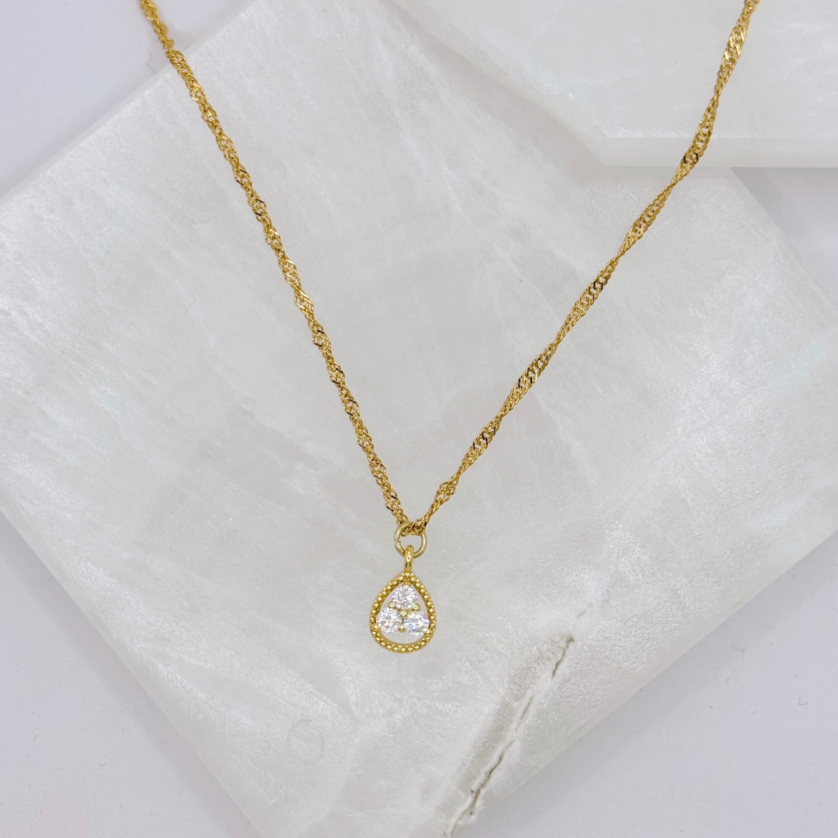 TEARDROP CLUSTERED CRYSTAL necklace