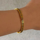 GOLD ARROW bangle