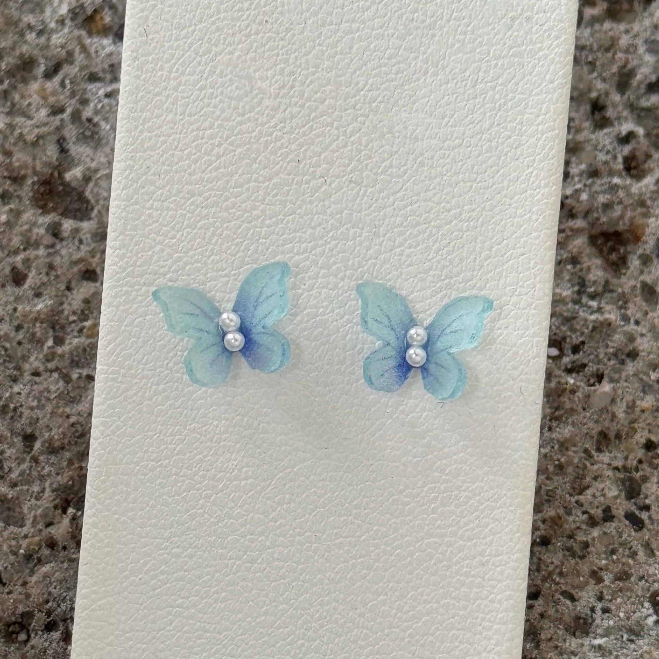 BLUE BUTTERFLY PEARL STUD earrings