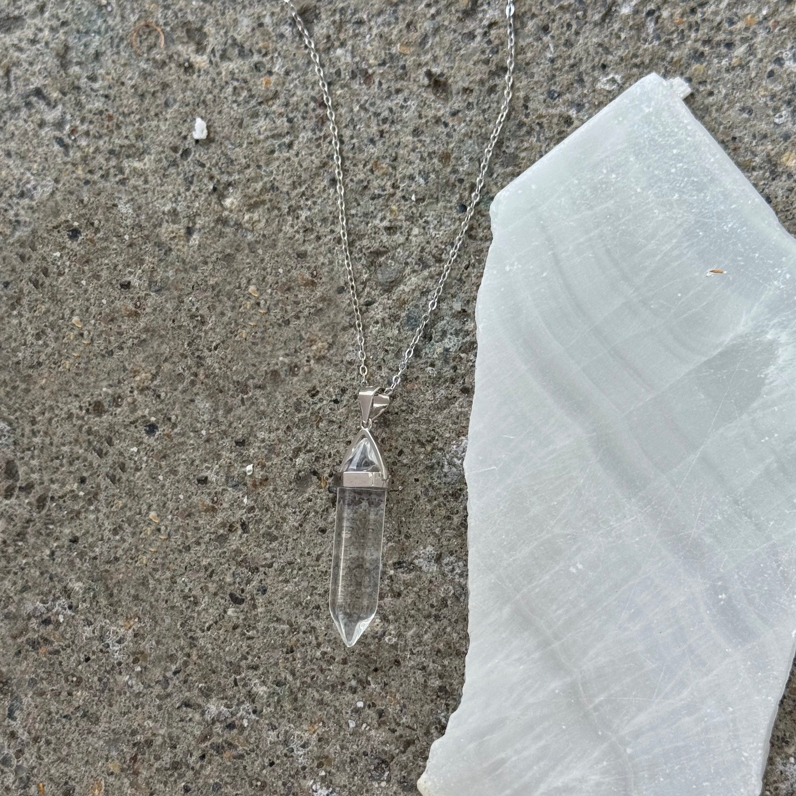 SILVER CLEAR QUARTZ AMULET necklace