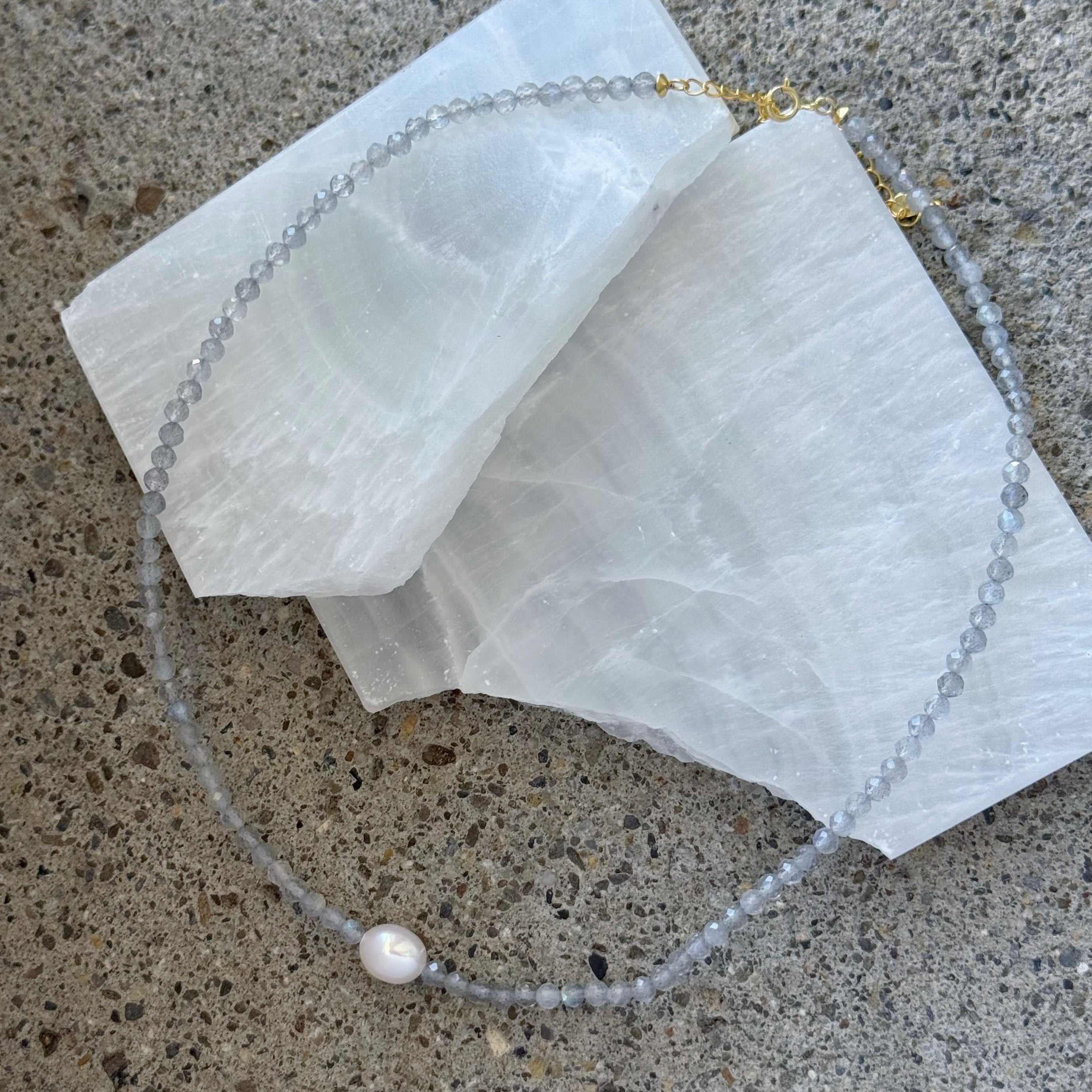 DIAMOND CUT RAINBOW MOONSTONE PEARL necklace