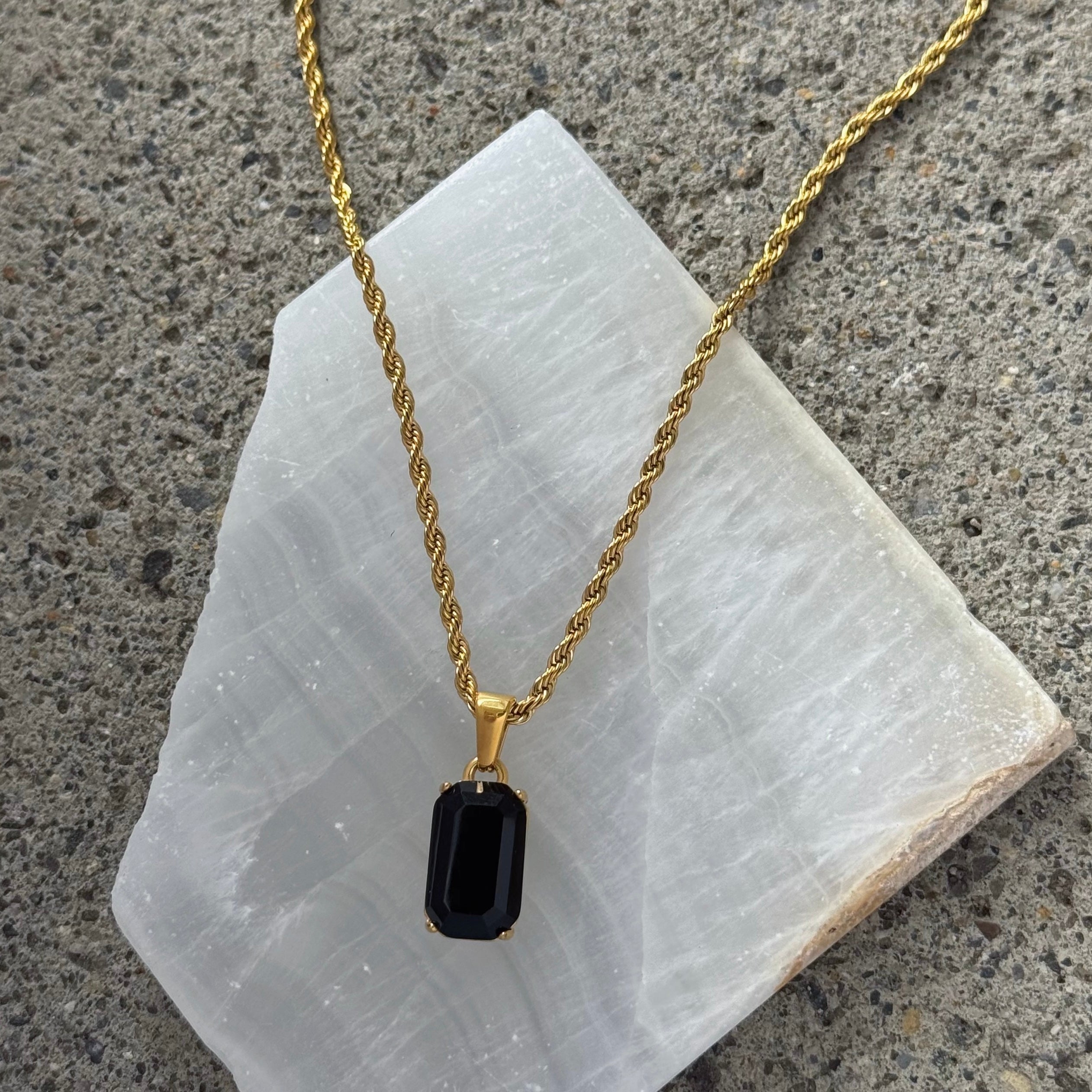 GOLD BLACK ONYX GEMCUT necklace
