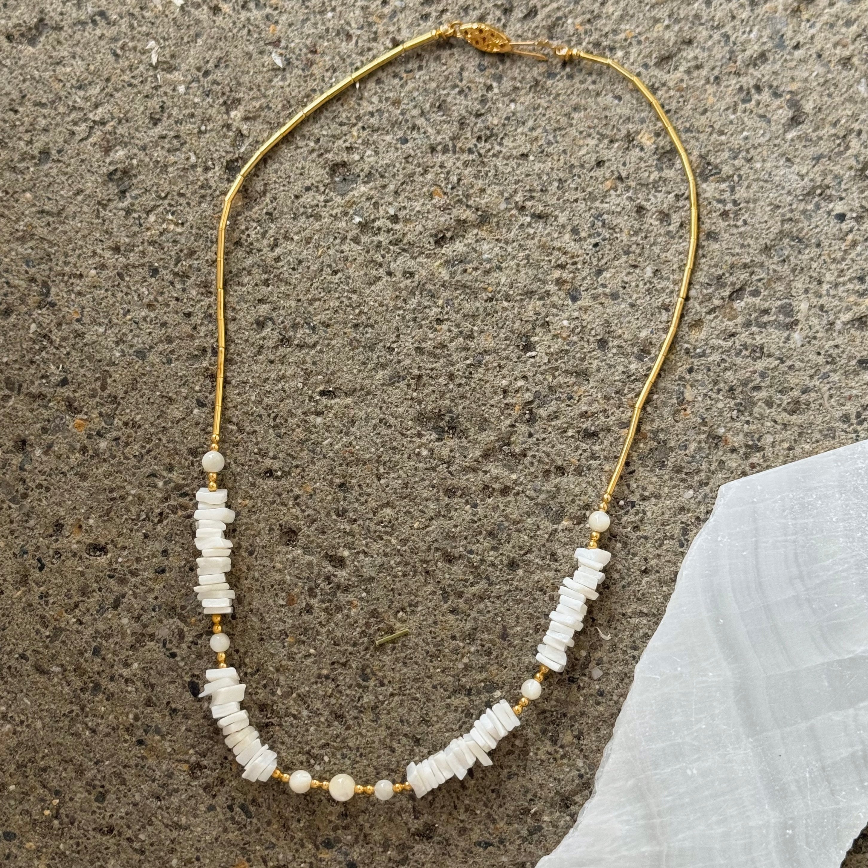 MOTHER OF PEARL HEISHI LIQUID GOLD necklace