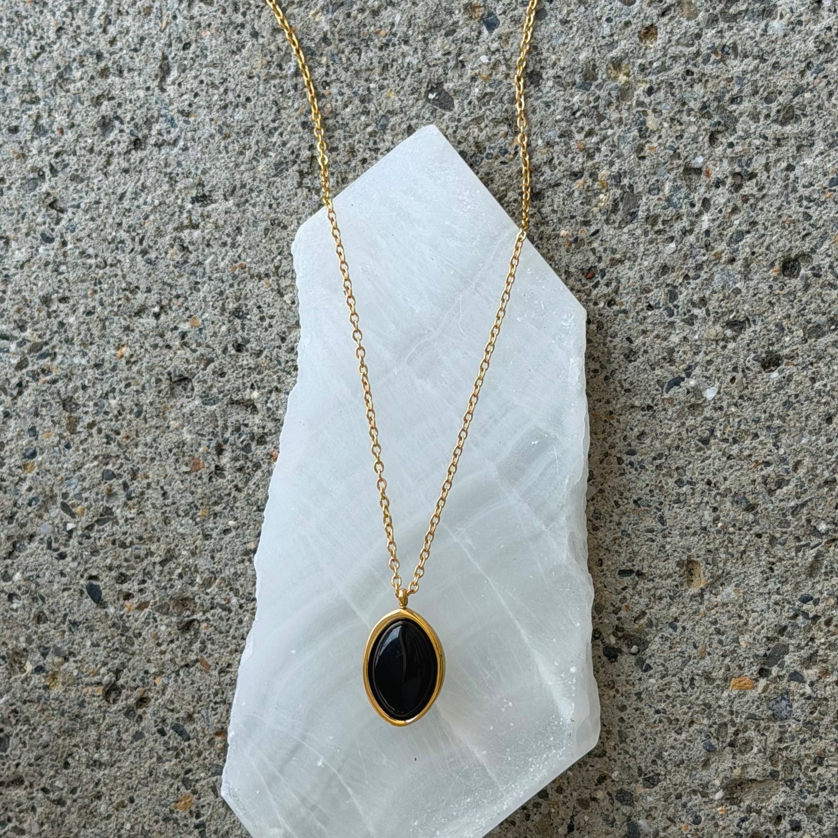 BLACK OVAL OBSIDIAN necklace