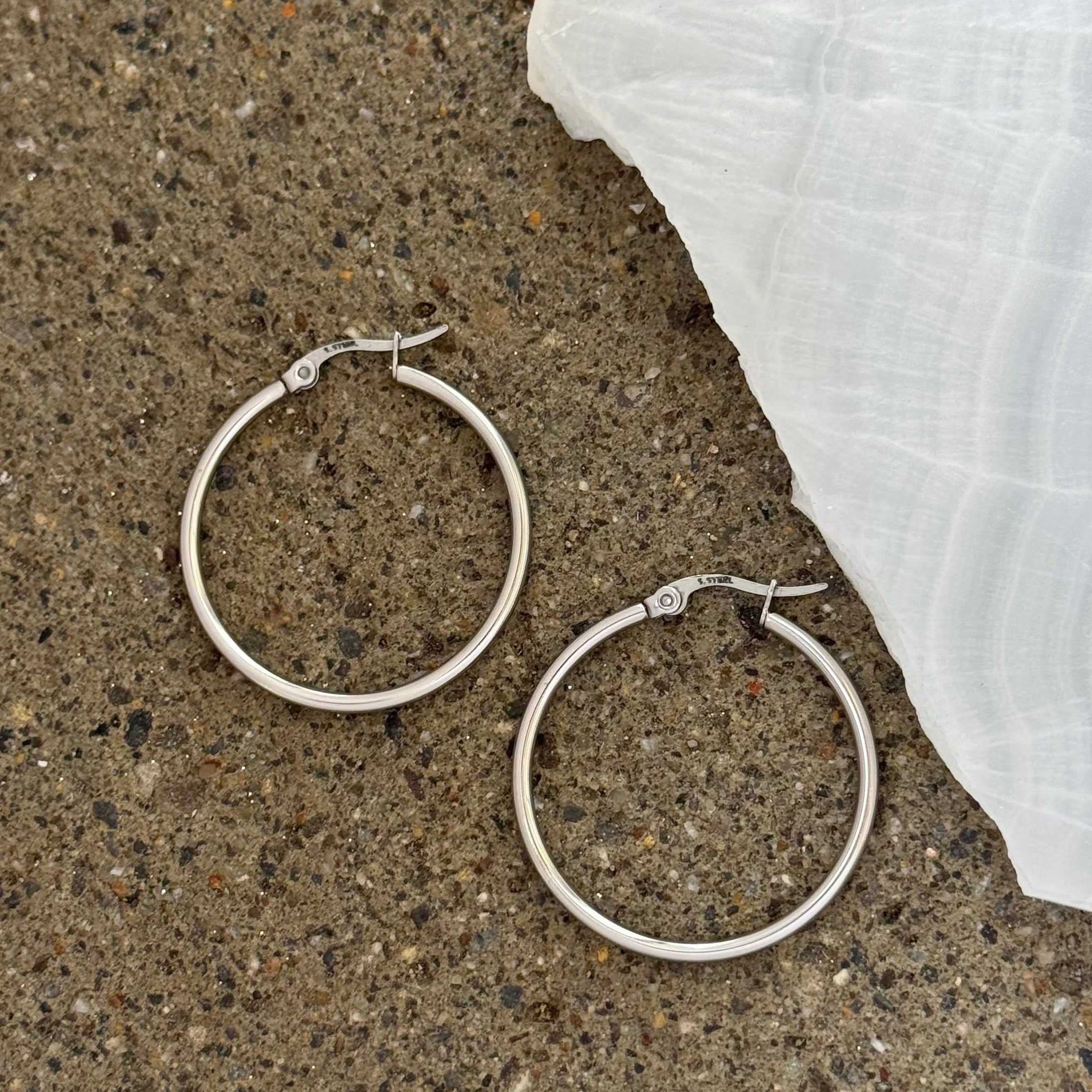 SILVER CLASSIC HOOP earrings