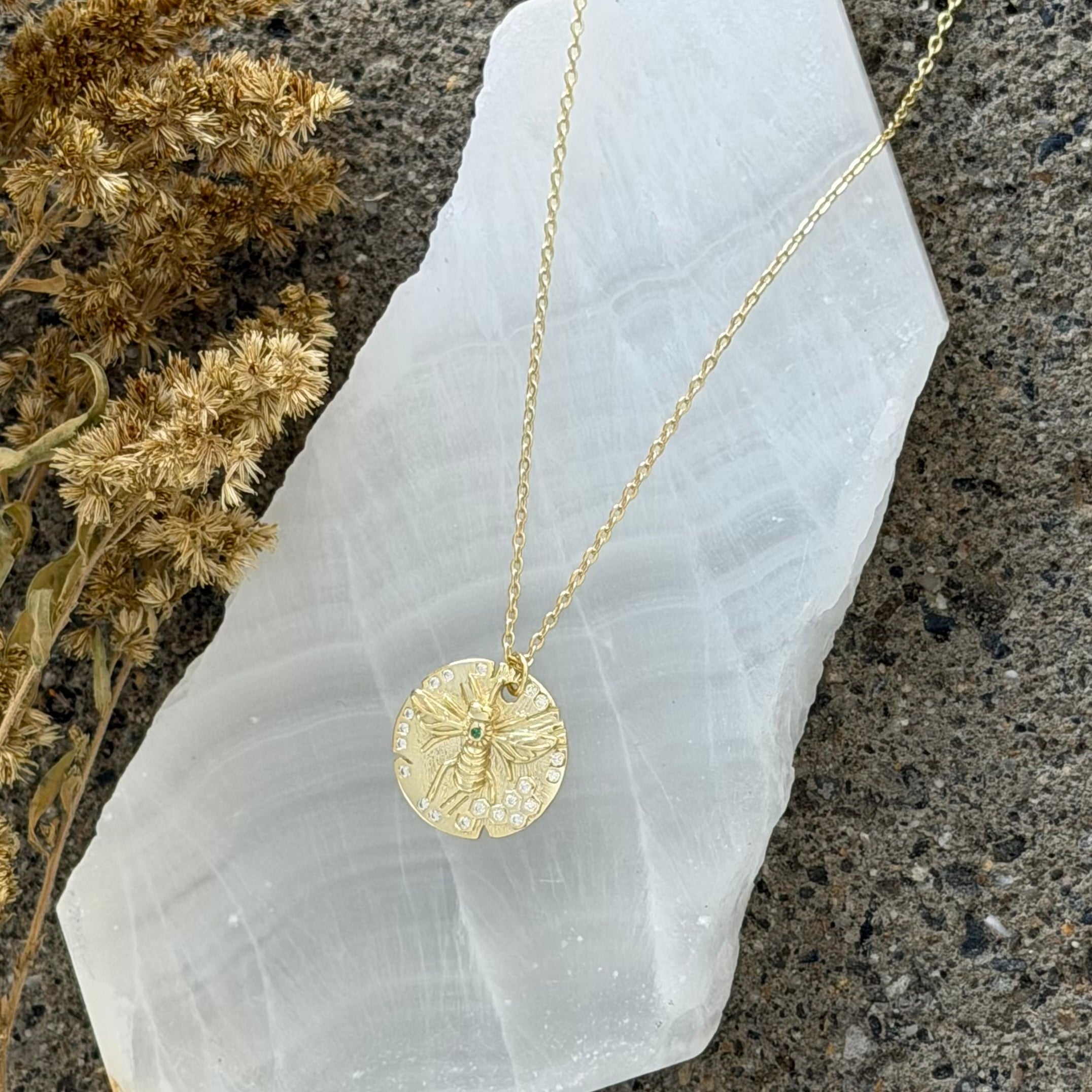 GOLD BEE MEDALLION MINI necklace
