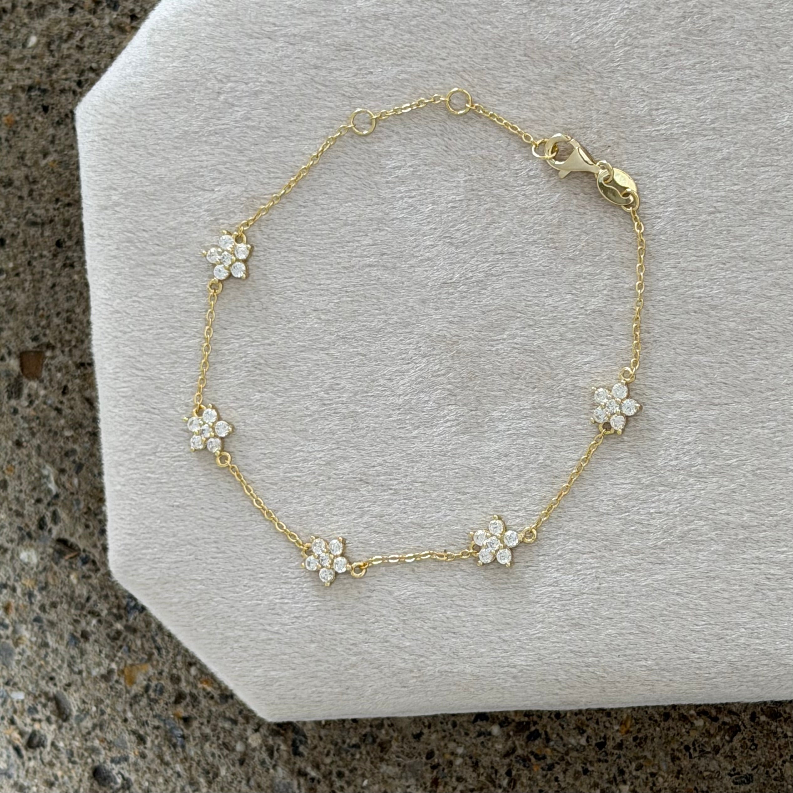 GOLD CRYSTAL FLOWER DAINTY bracelet