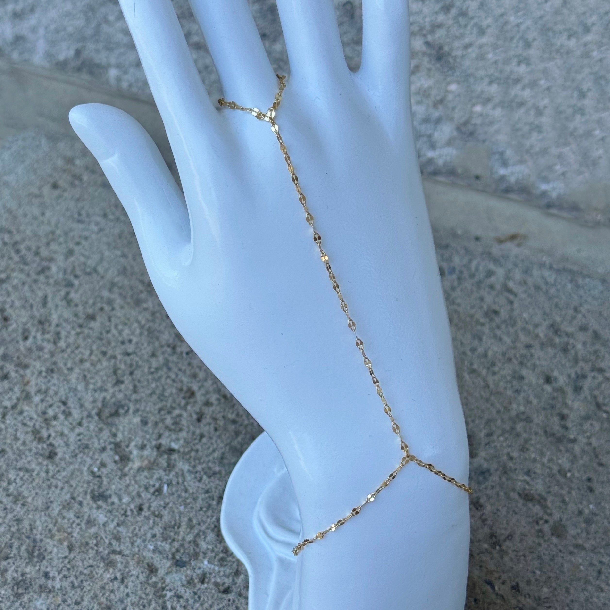 GOLD LIP HAND CHAIN bracelet