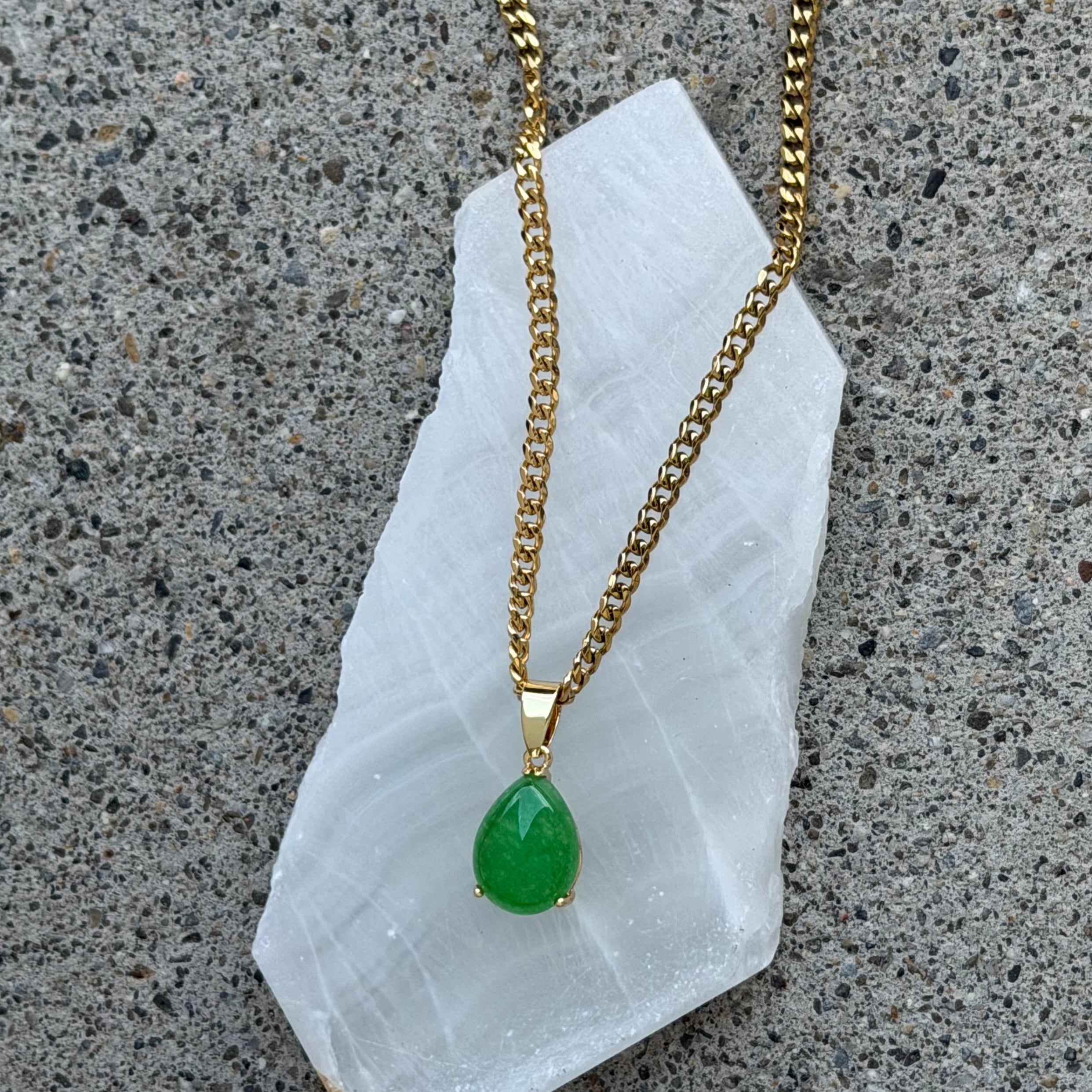 GOLD TEARDROP GREEN JADE MINI necklace
