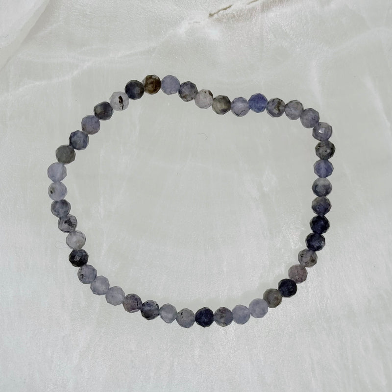 CRYSTAL CUT IOLITE BEADED bracelet