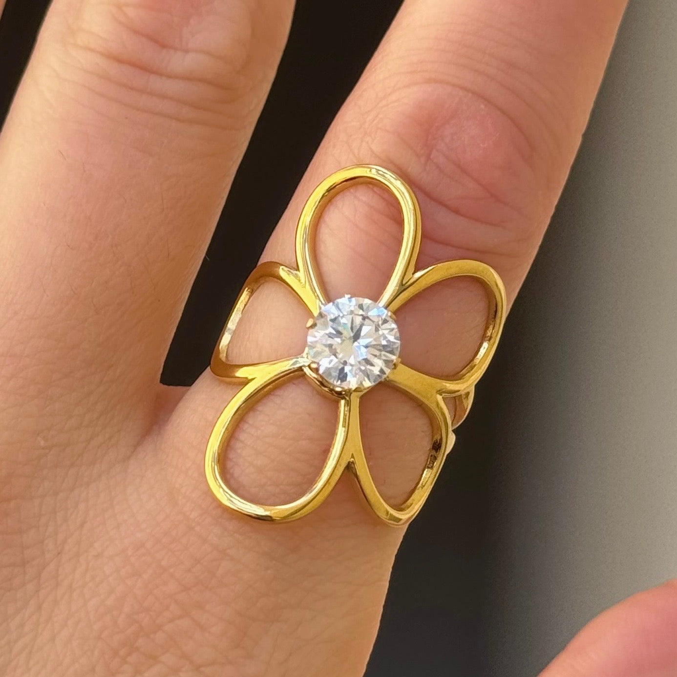 GOLD CRYSTAL WRAPPED FLOWER STEEL ring