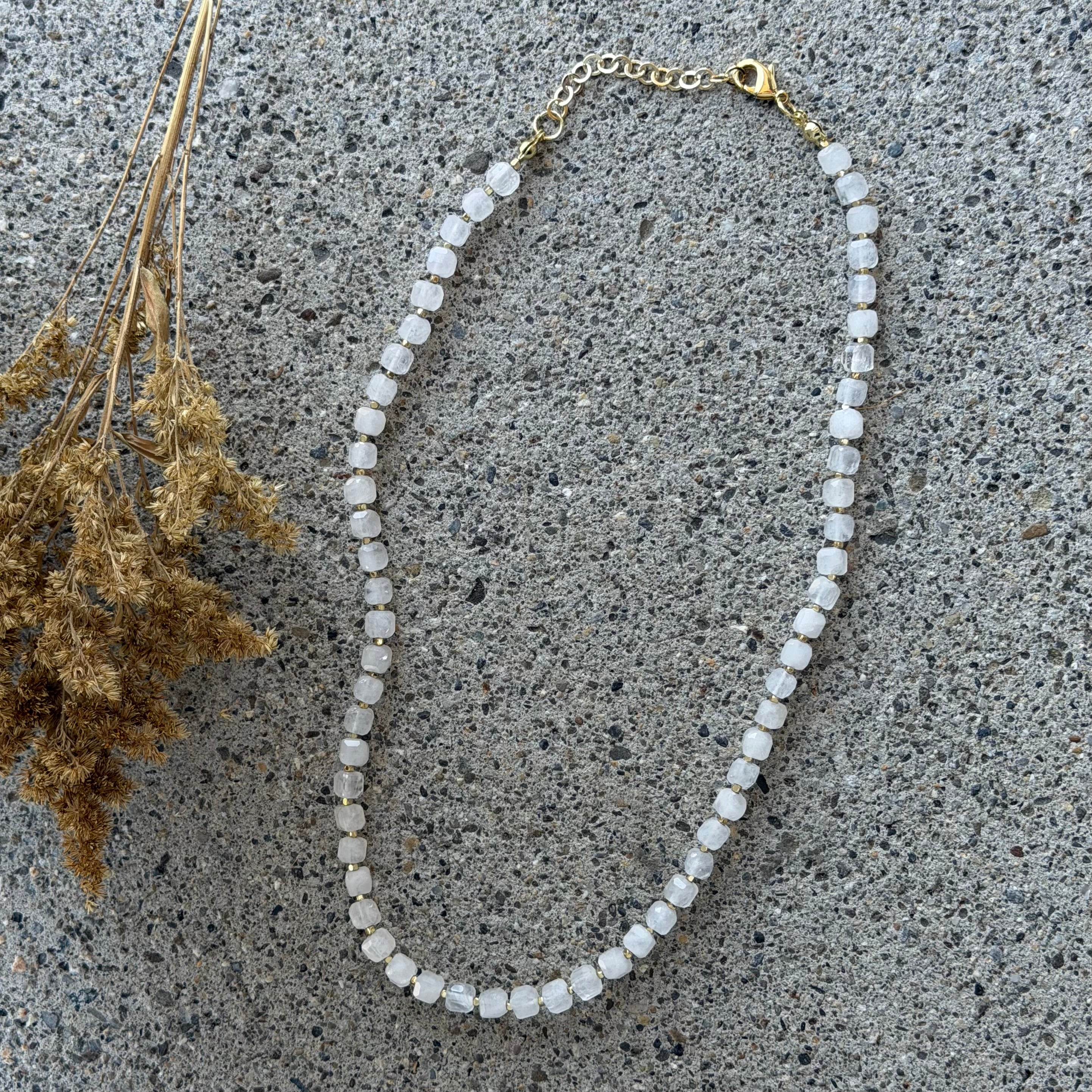 WHITE QUARTZ SQUARE DIAMOND CUT BEADED necklace