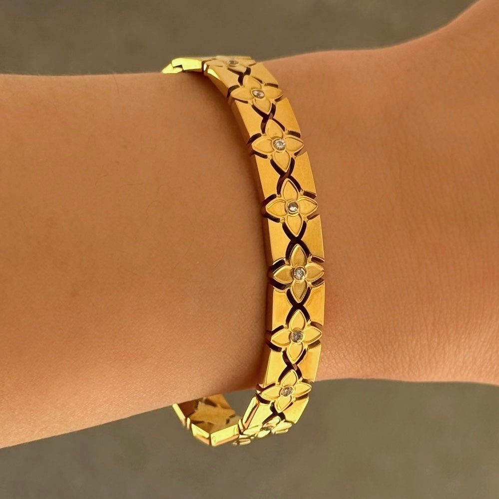 GOLD ETERNAL BLOOM bangle