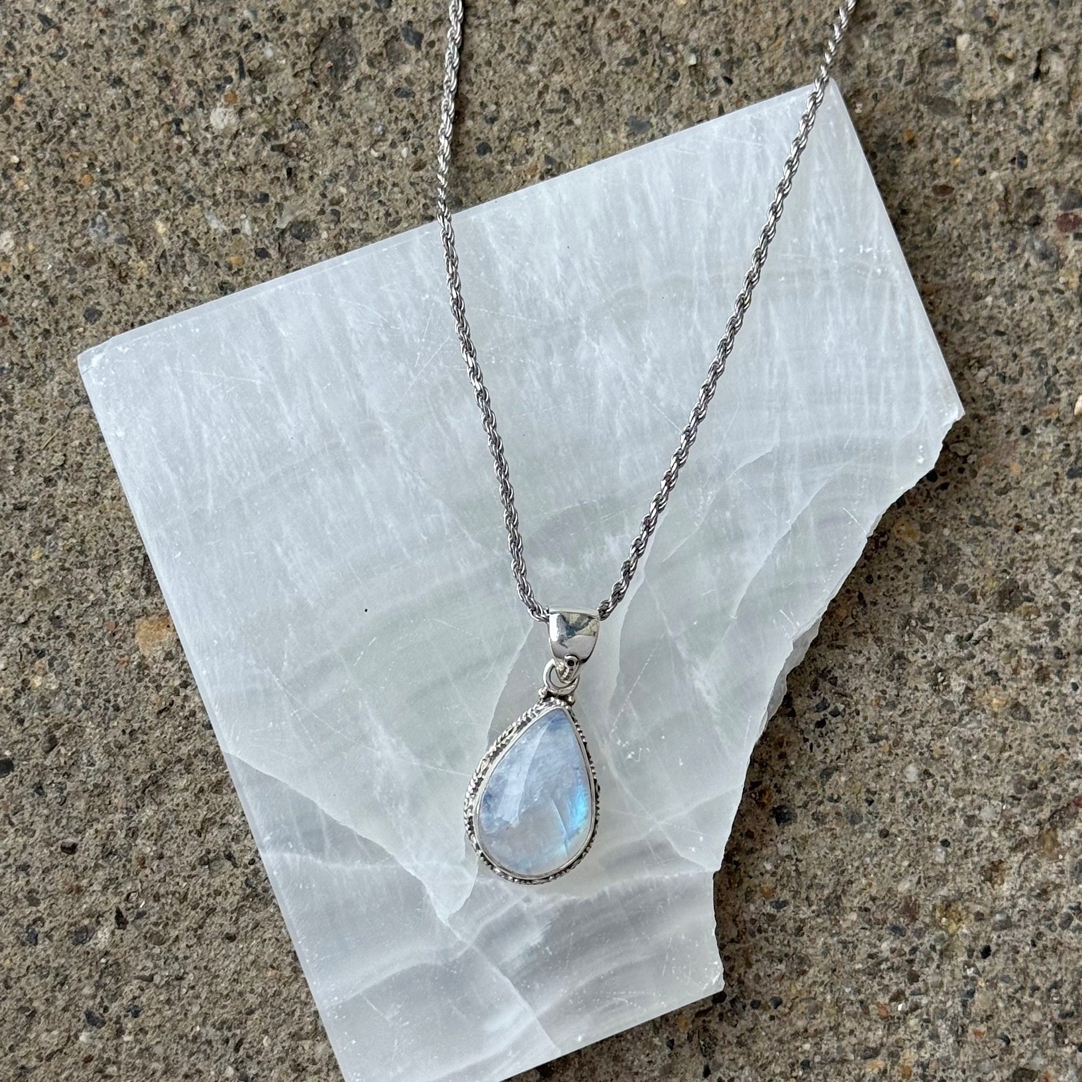 SILVER TEARDROP MOONSTONE necklace