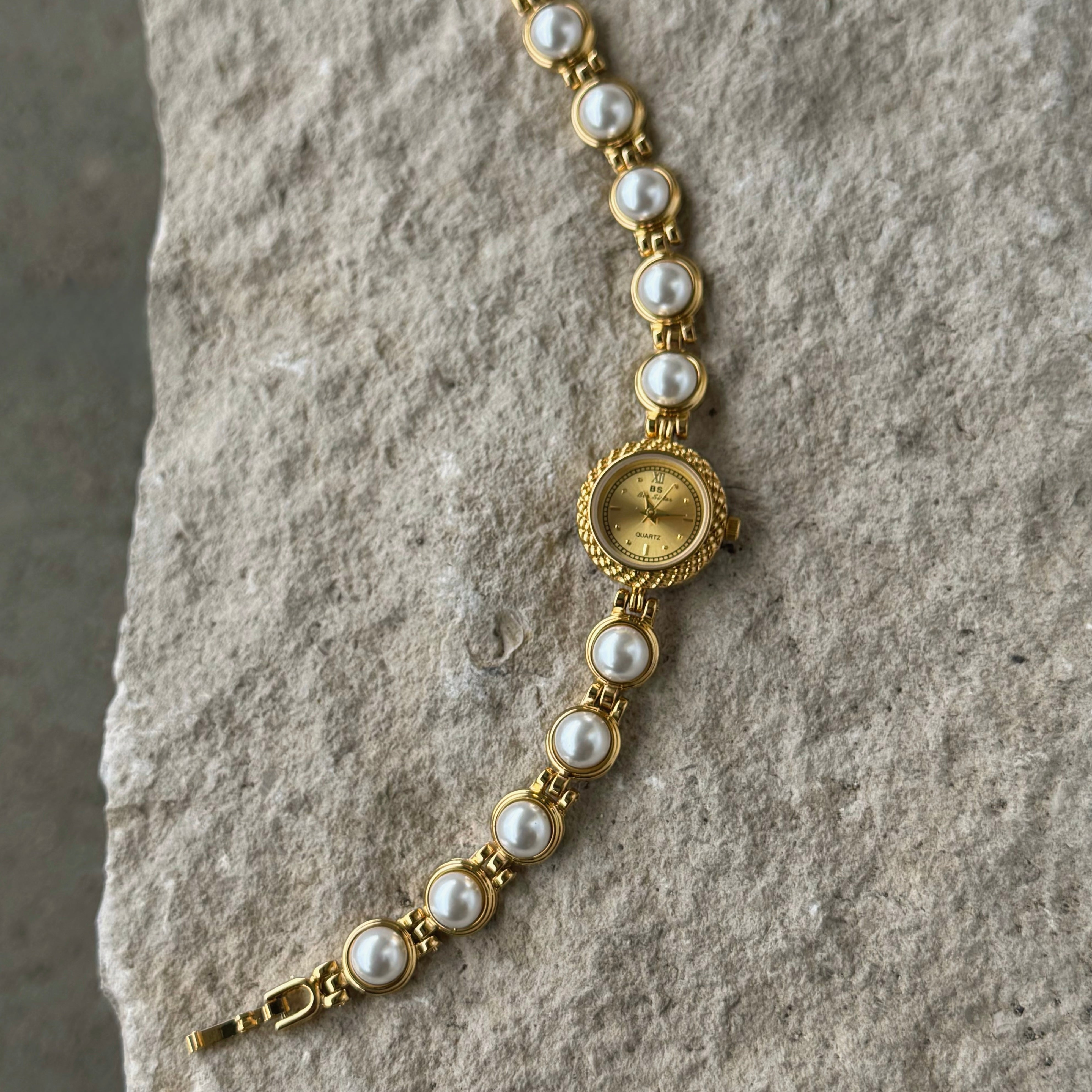 GOLD PEARL VINTAGE watch