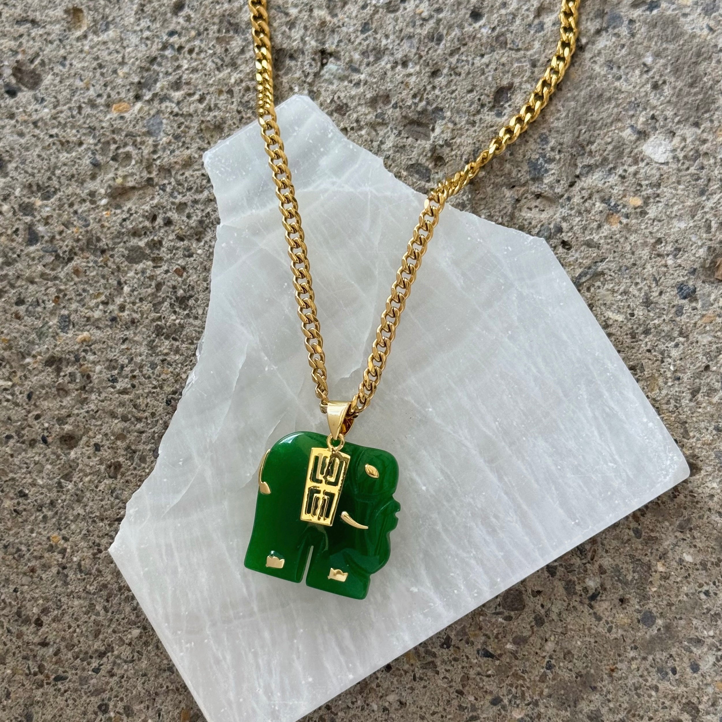 ELEPHANT GREEN JADE necklace