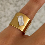 GOLD BAGUETTE SIGNET STEEL ring