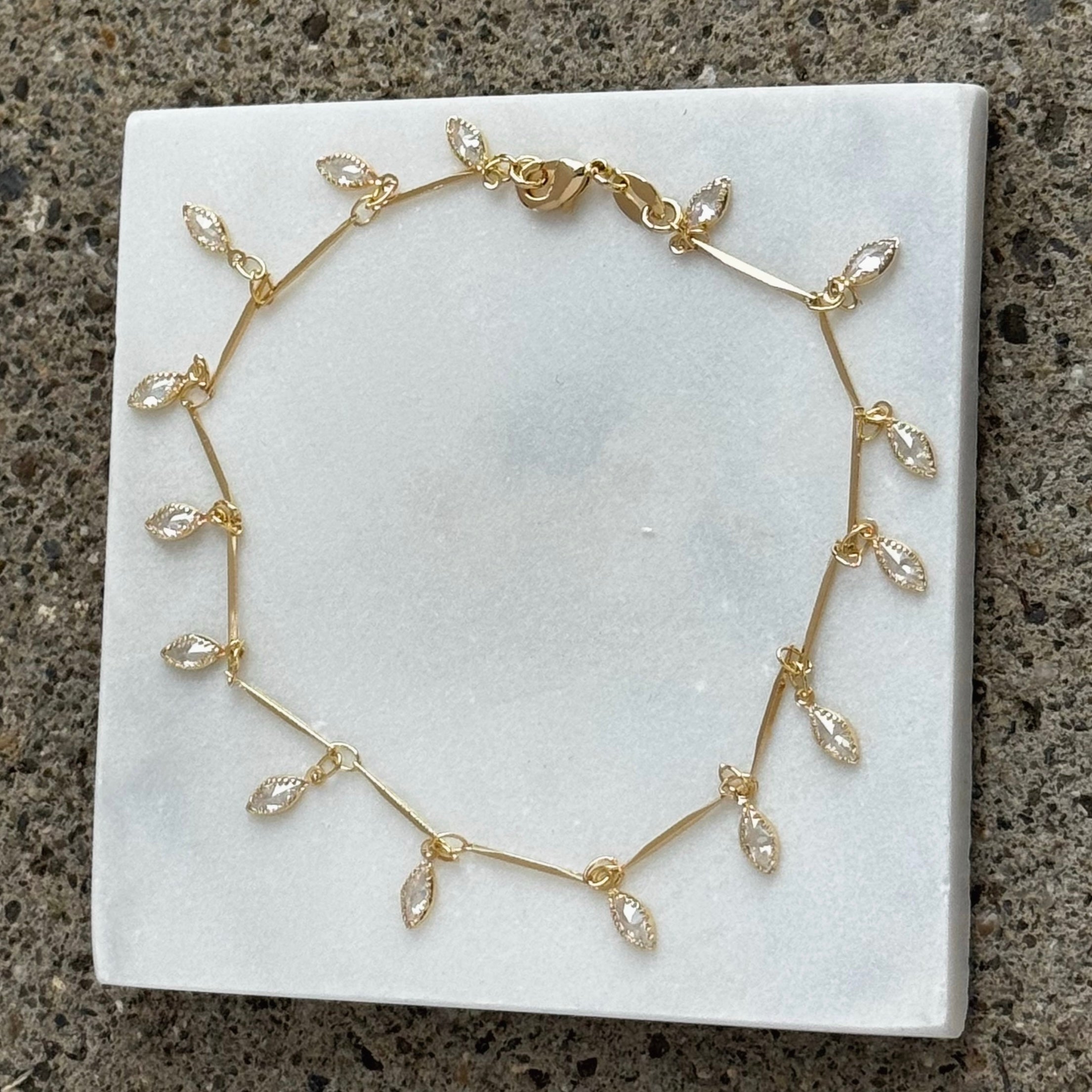 CRYSTAL MARUQUIS DANGLE anklet