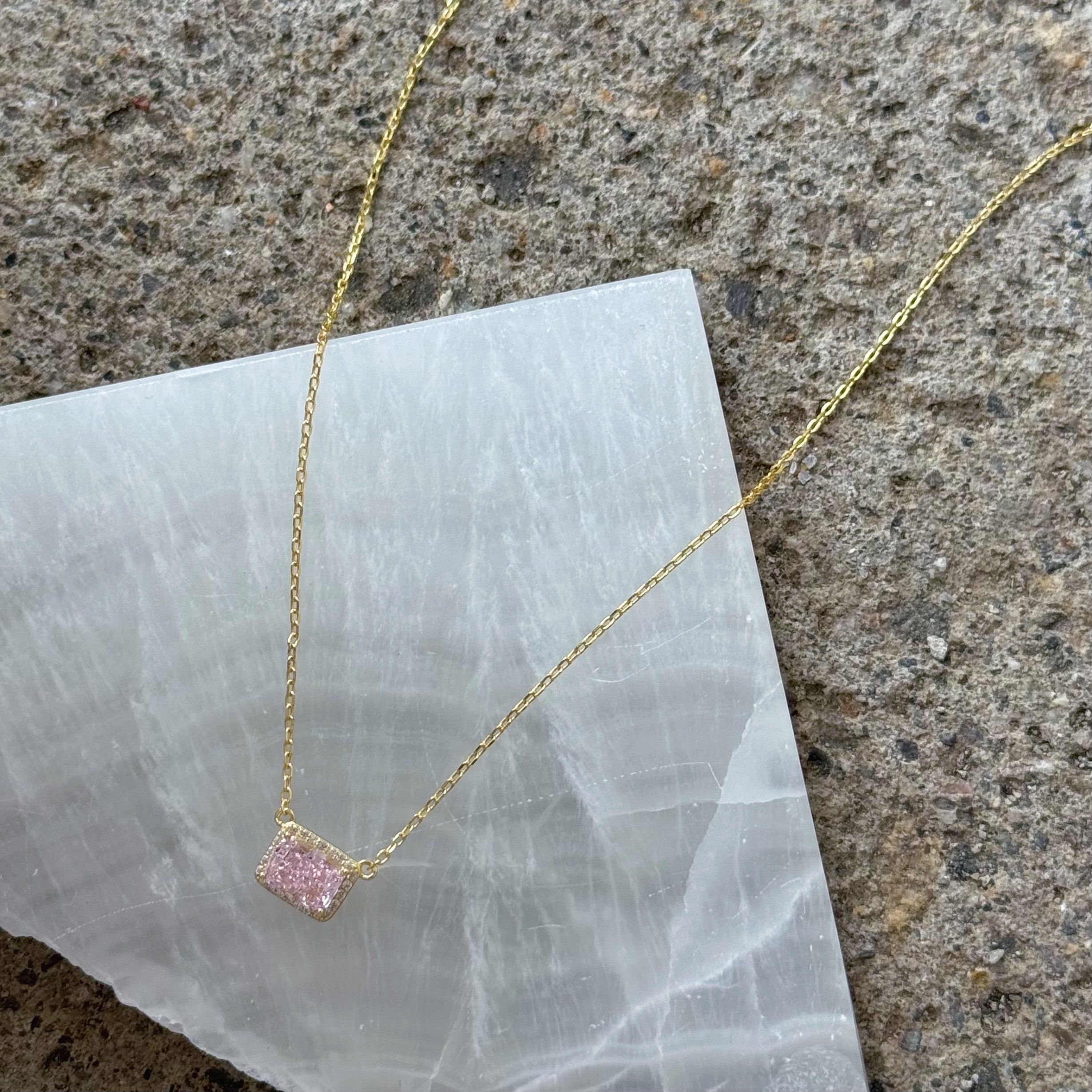 GOLD CRUSHED ICE PINK CRYSTAL necklace