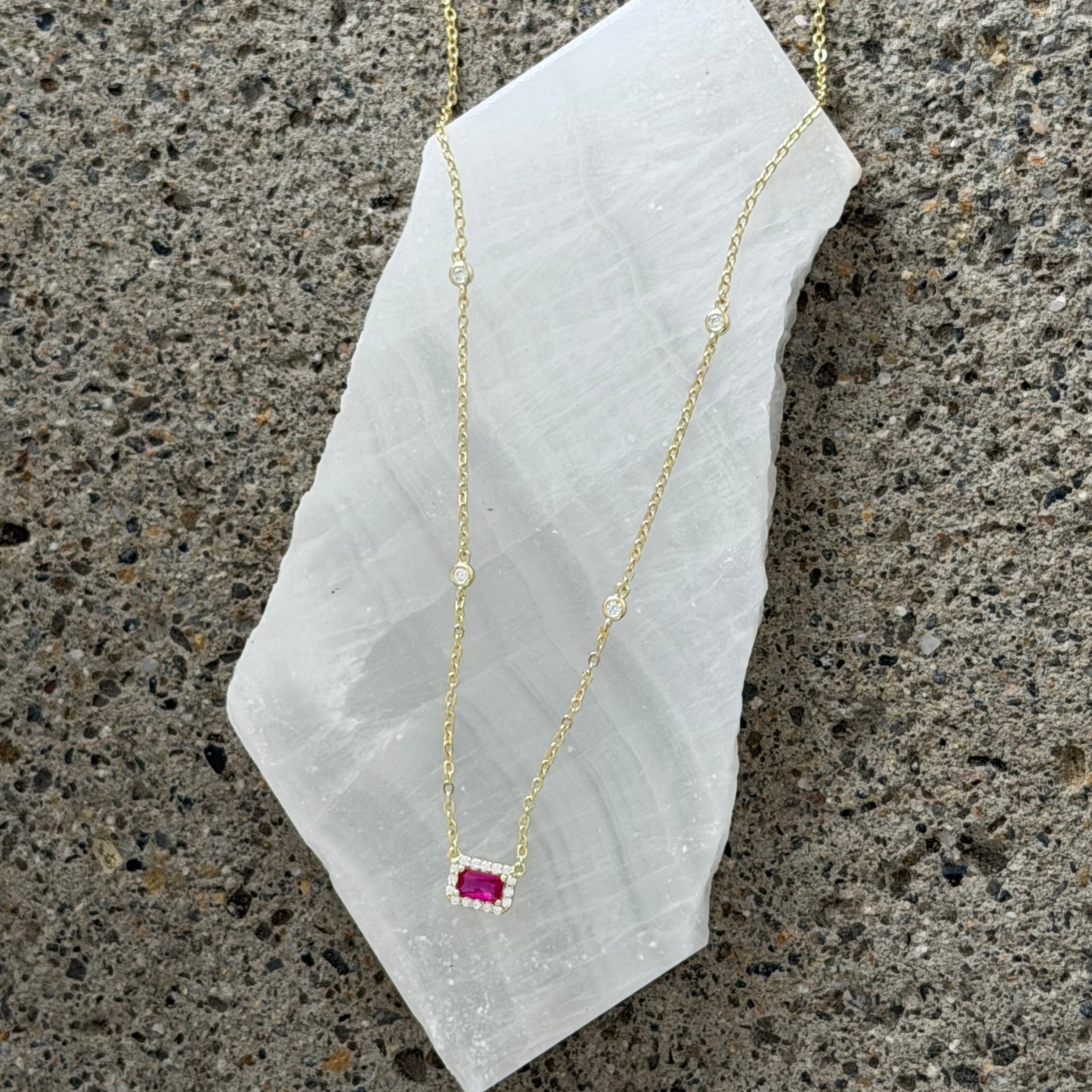 GOLD PINK SAPPHIRE CRYSTAL CUSHION CUT necklace
