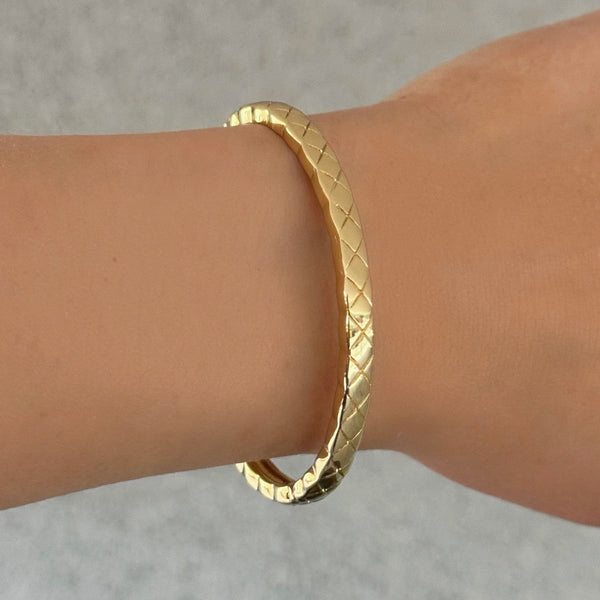 GOLD CRISS CROSS bangle