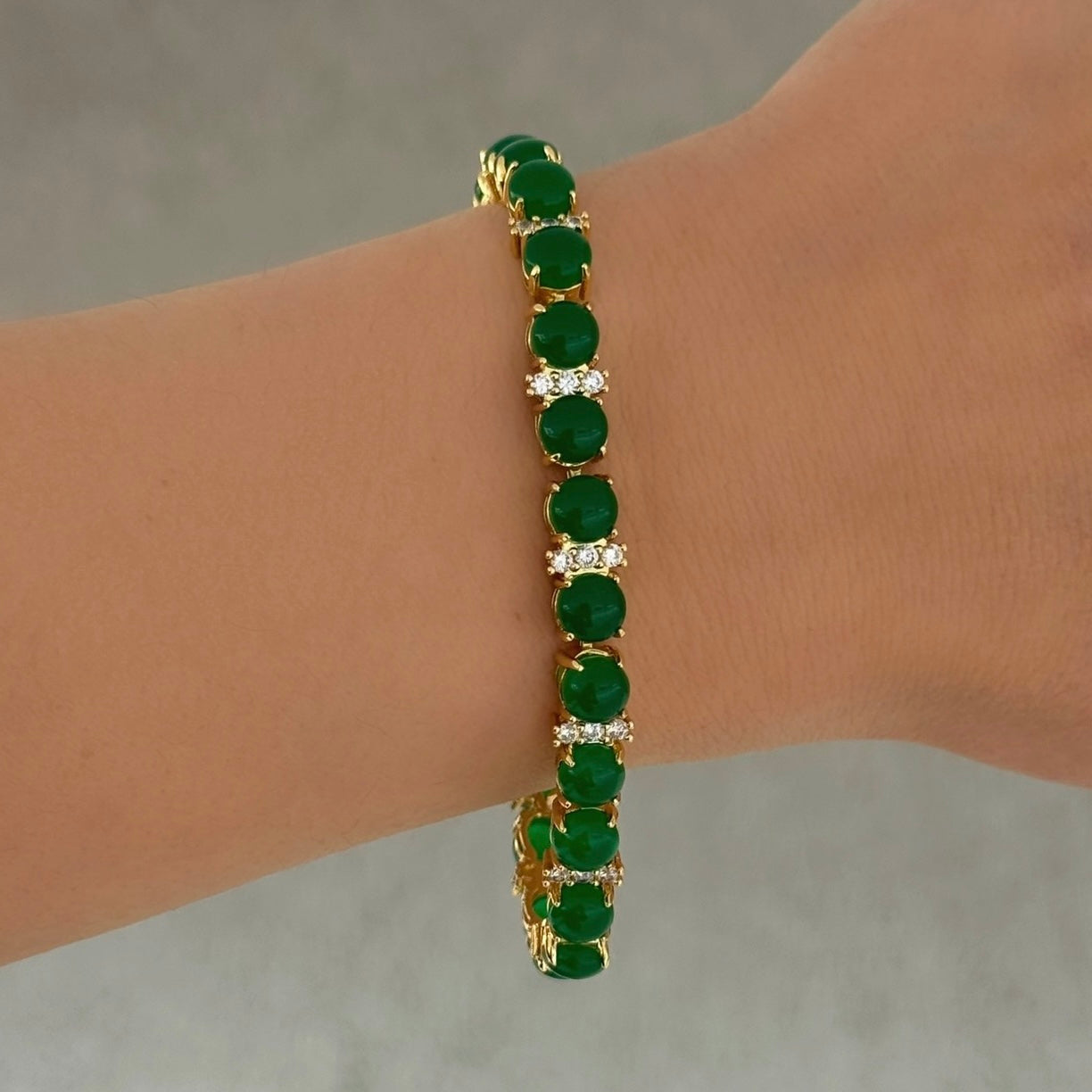 ROUND CRYSTAL GREEN JADE bracelet
