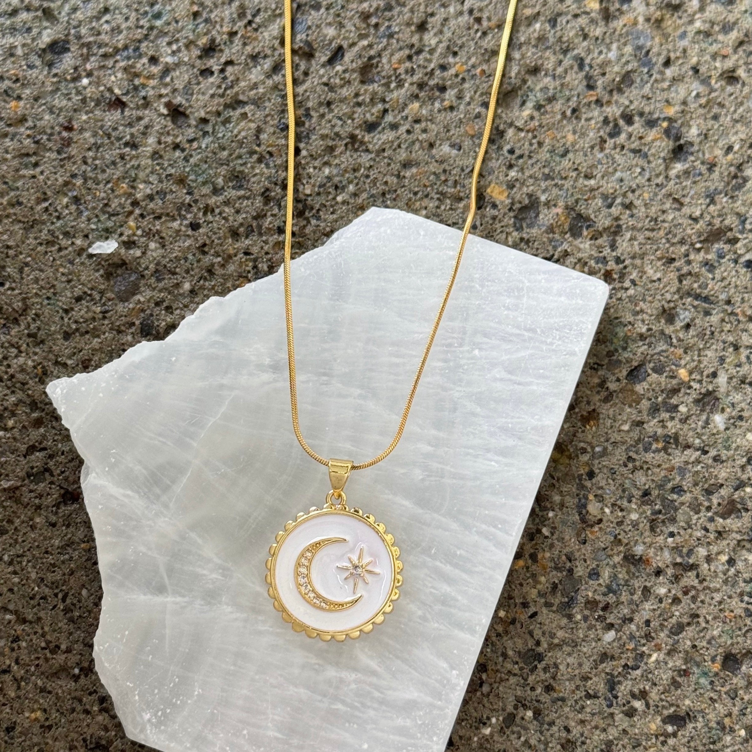 WHITE YILDIZ necklace