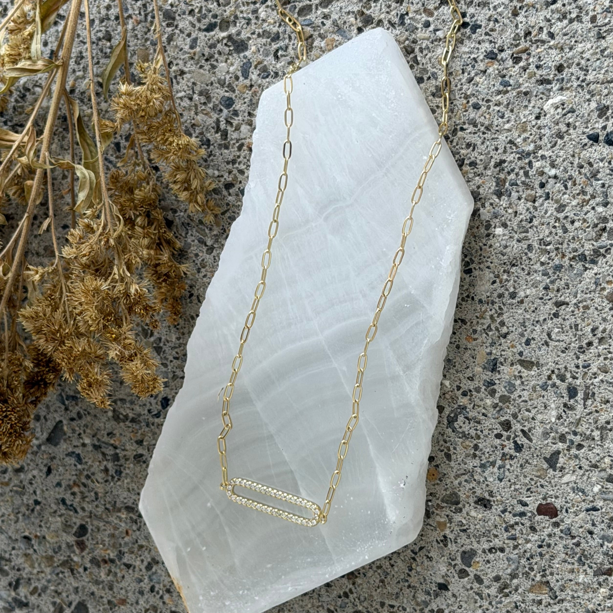 GOLD OPEN LOOP CRYSTAL LINK necklace